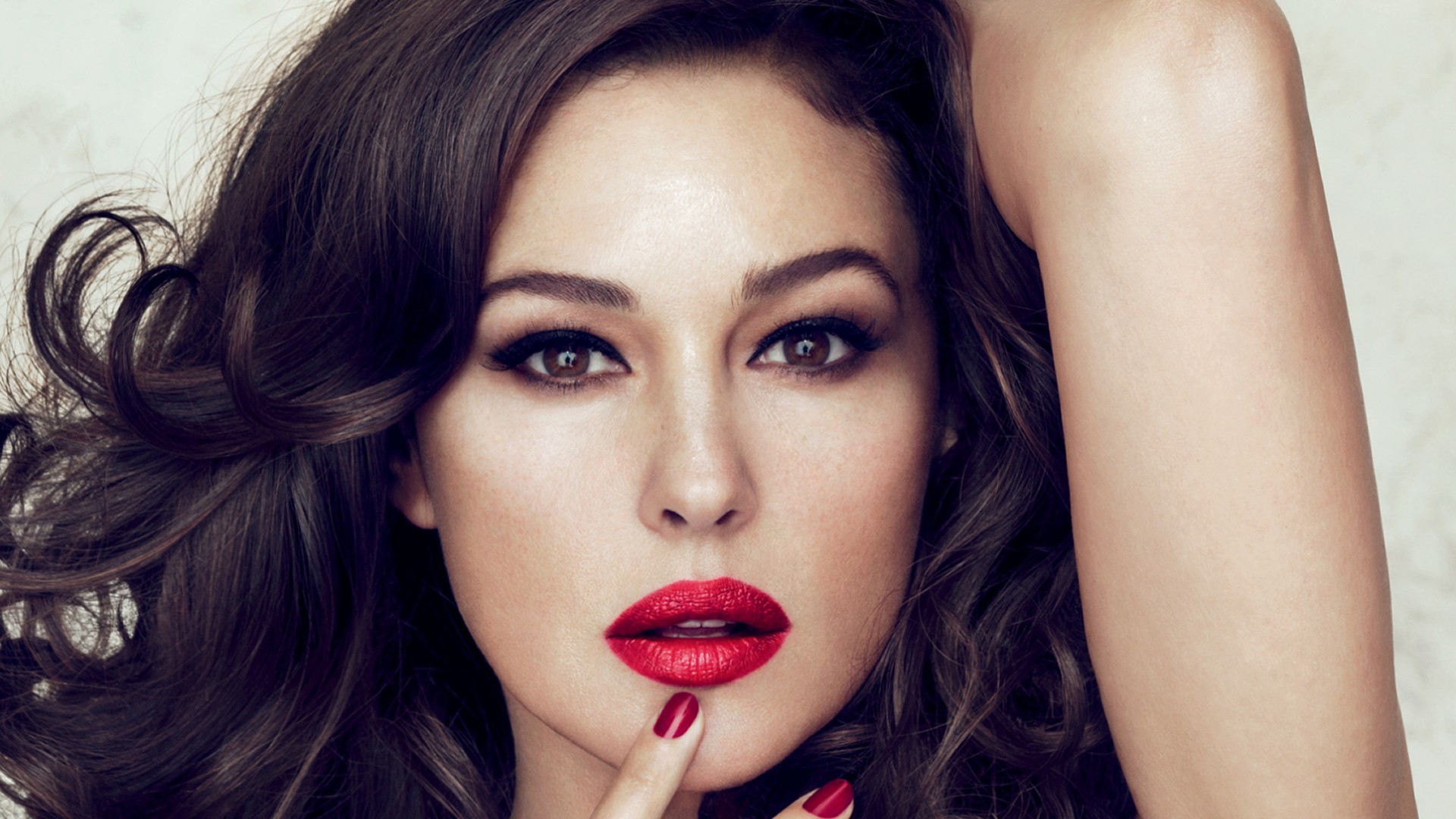 Monica Bellucci Wallpapers