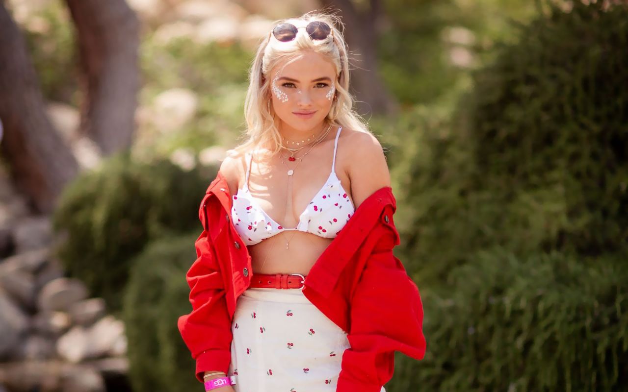 Natalie Alyn Lind 2018 Wallpapers