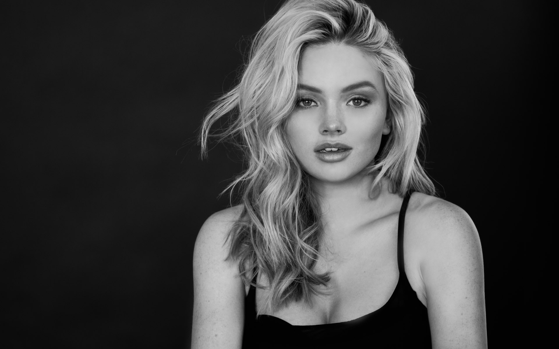 Natalie Alyn Lind Monochrome Wallpapers