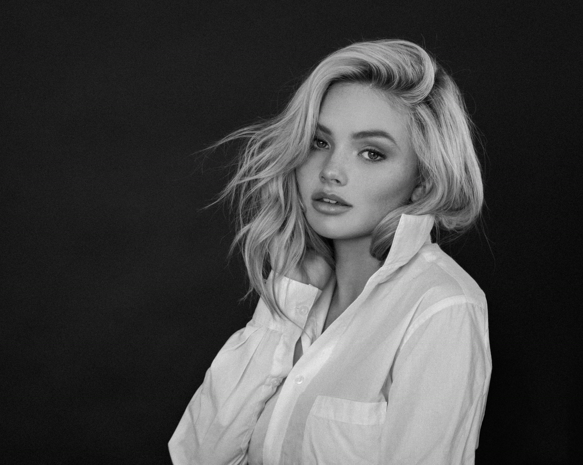 Natalie Alyn Lind Monochrome Wallpapers