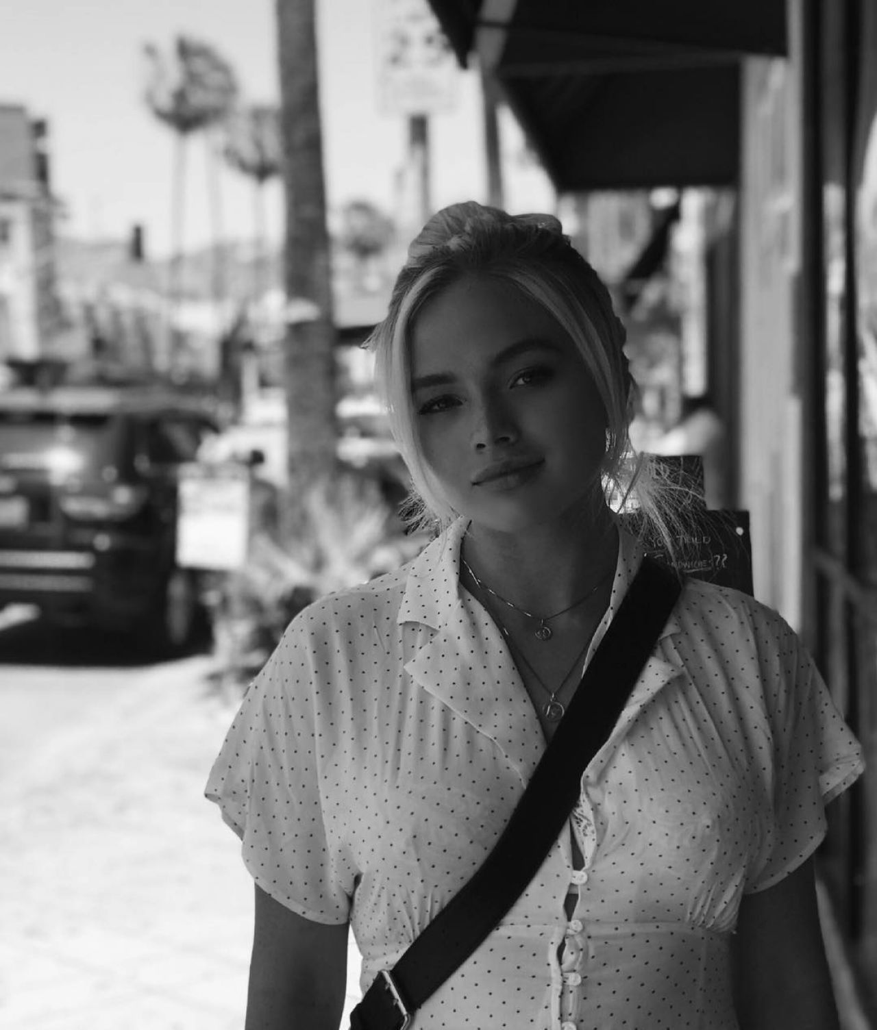 Natalie Alyn Lind Monochrome Wallpapers