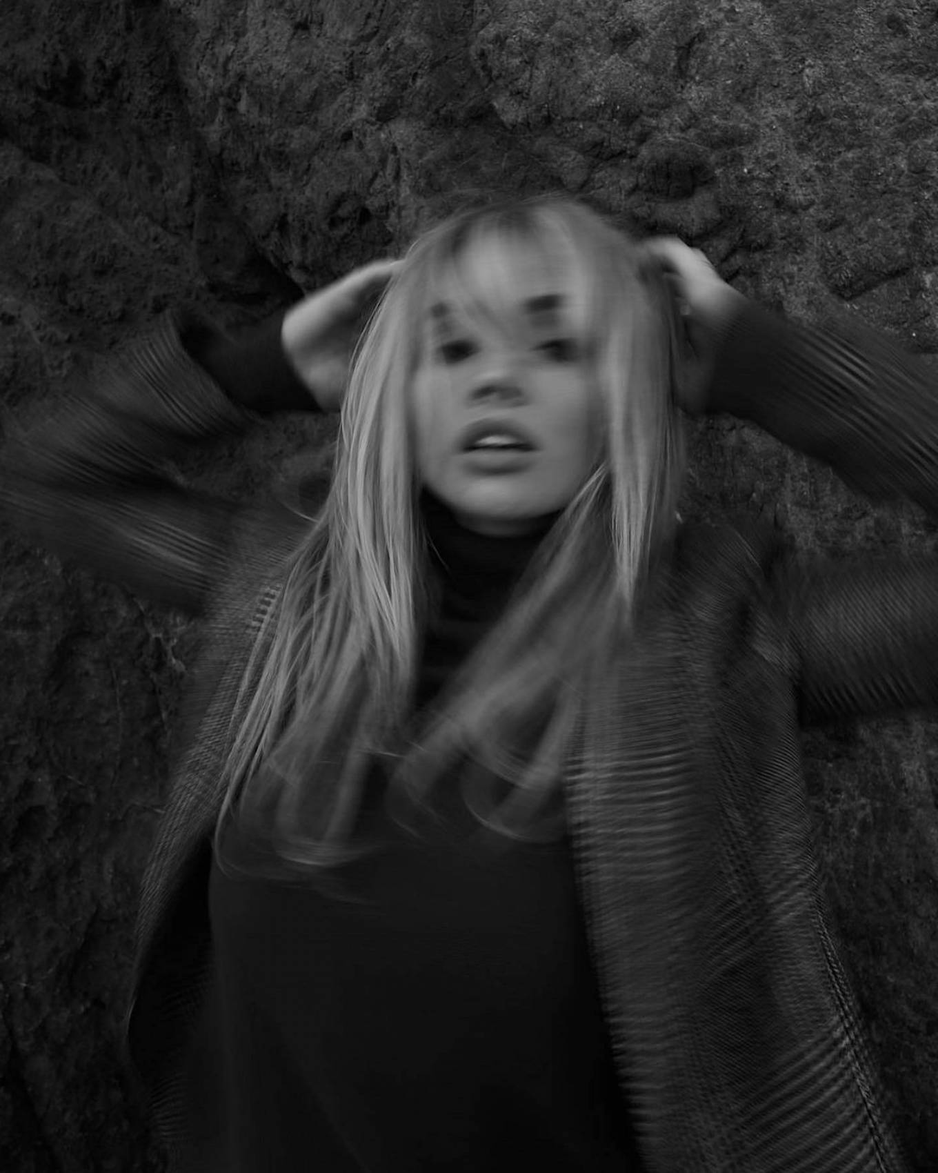 Natalie Alyn Lind Monochrome Wallpapers