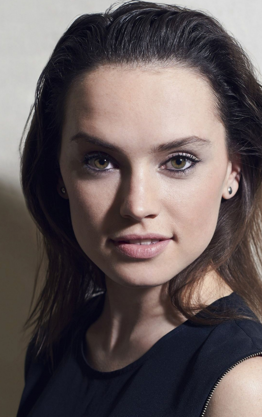 New Daisy Ridley Wallpapers