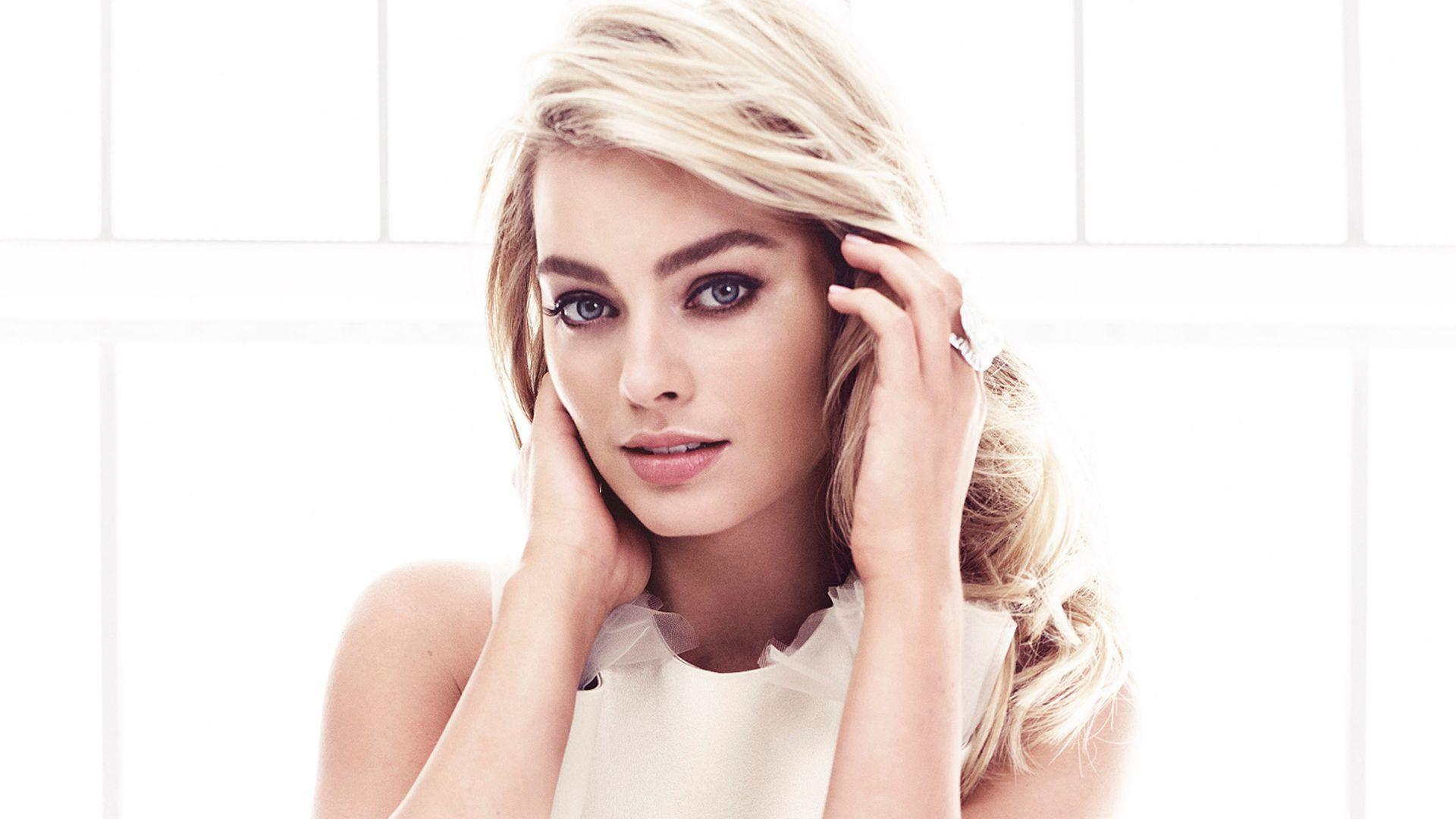 New Margot Robbie Wallpapers