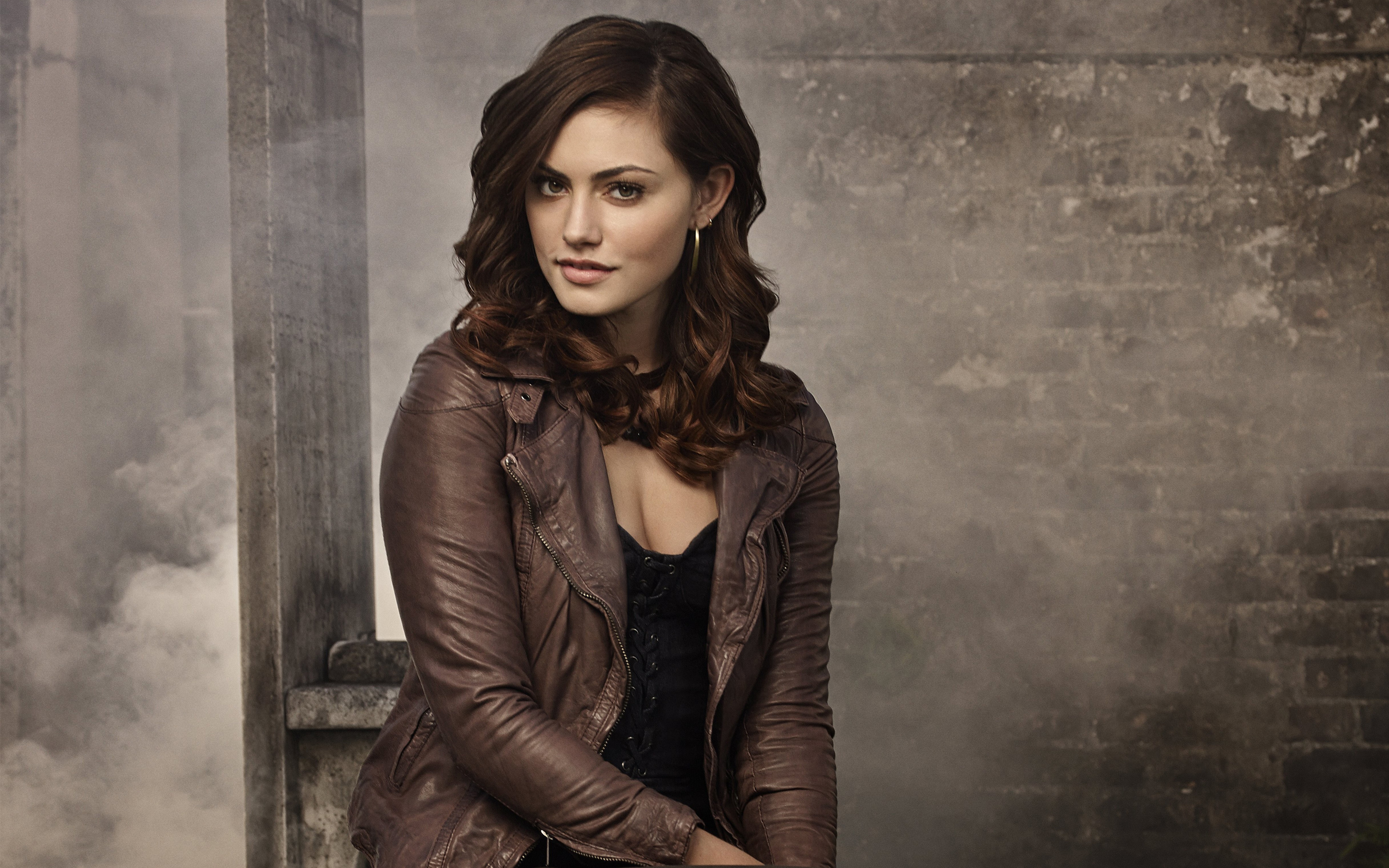 New Phoebe Tonkin Wallpapers