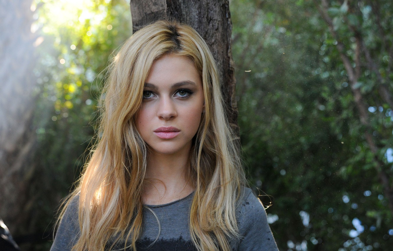 Nicola Peltz In Wallpapers