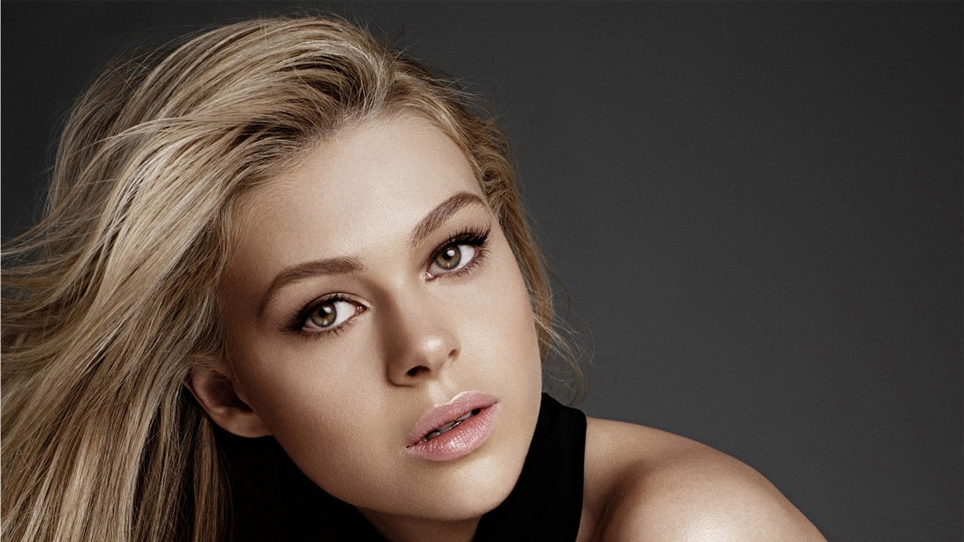 Nicola Peltz In Wallpapers