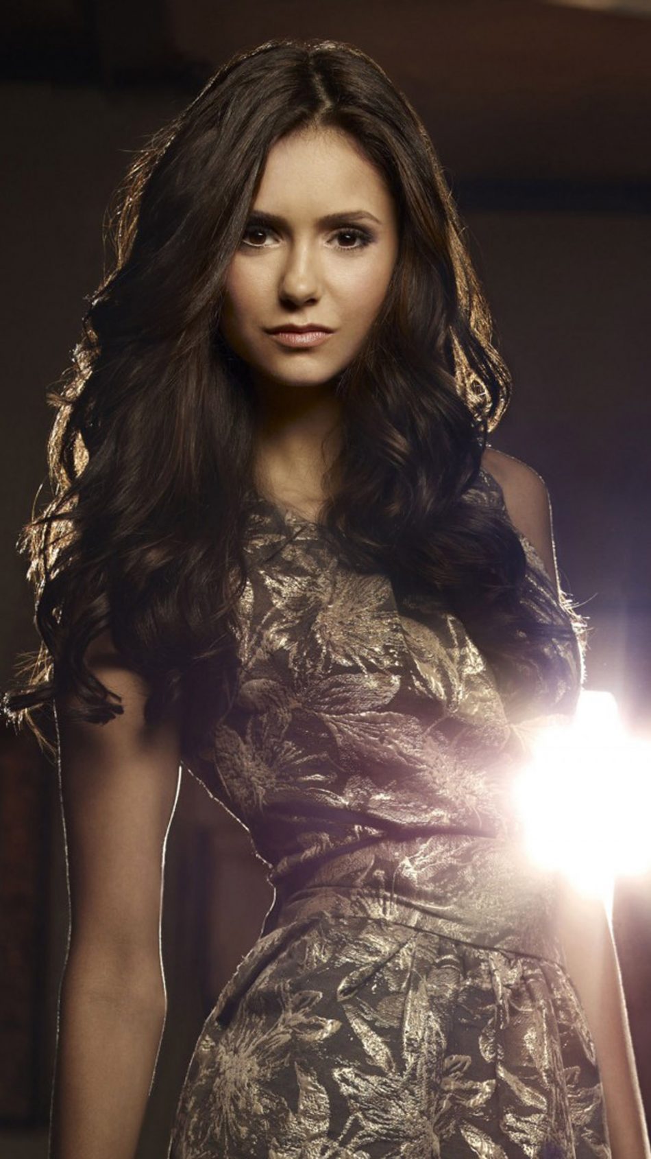 Nina Dobrev In Vampire Diaries Tv Show Wallpapers