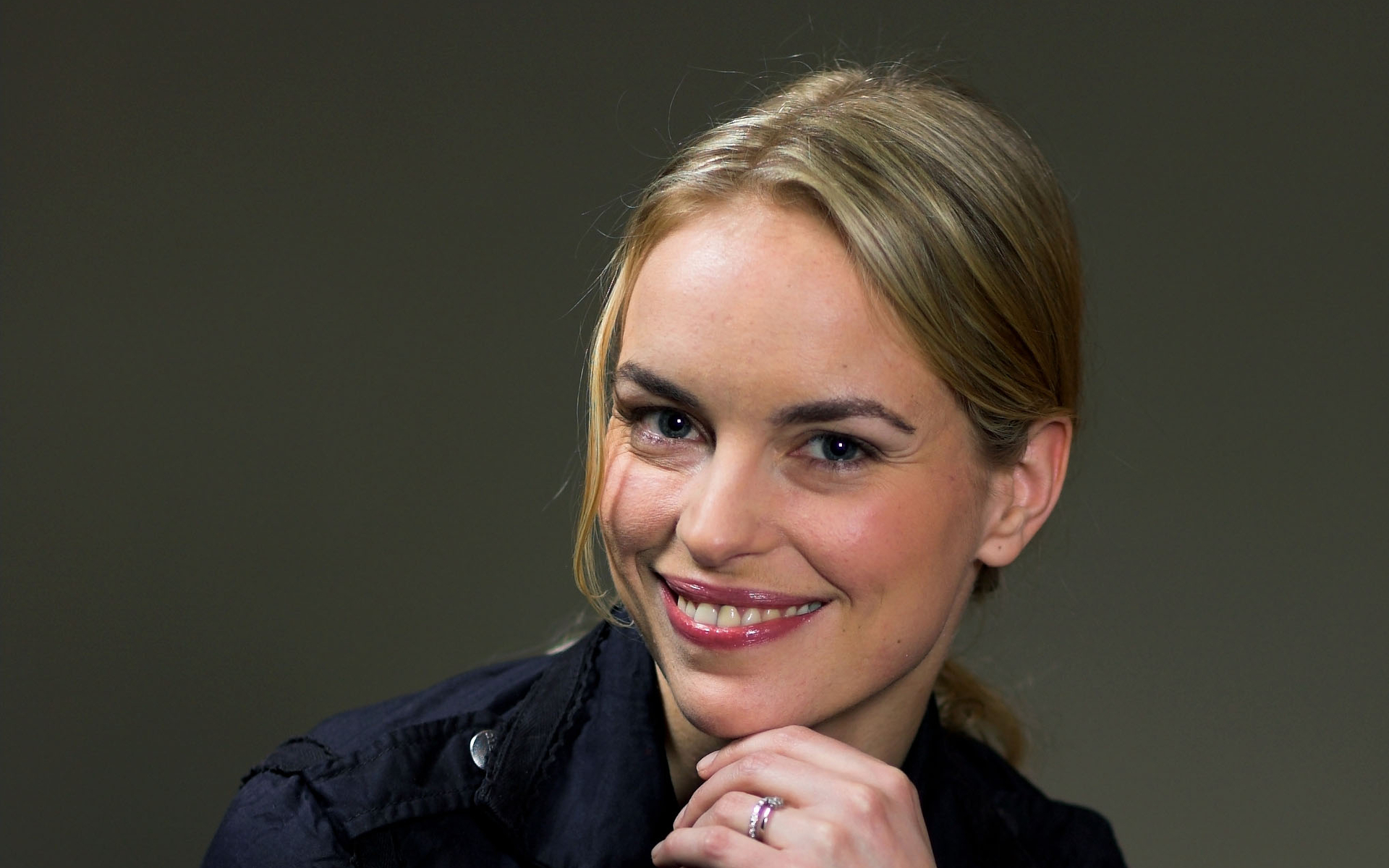 Nina Hoss Wallpapers