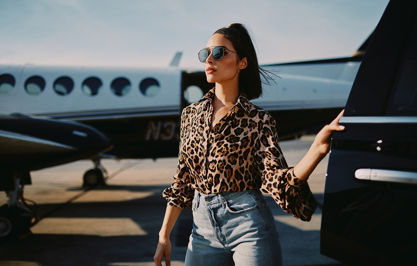 Olivia Culpo in Sunglasses Wallpapers