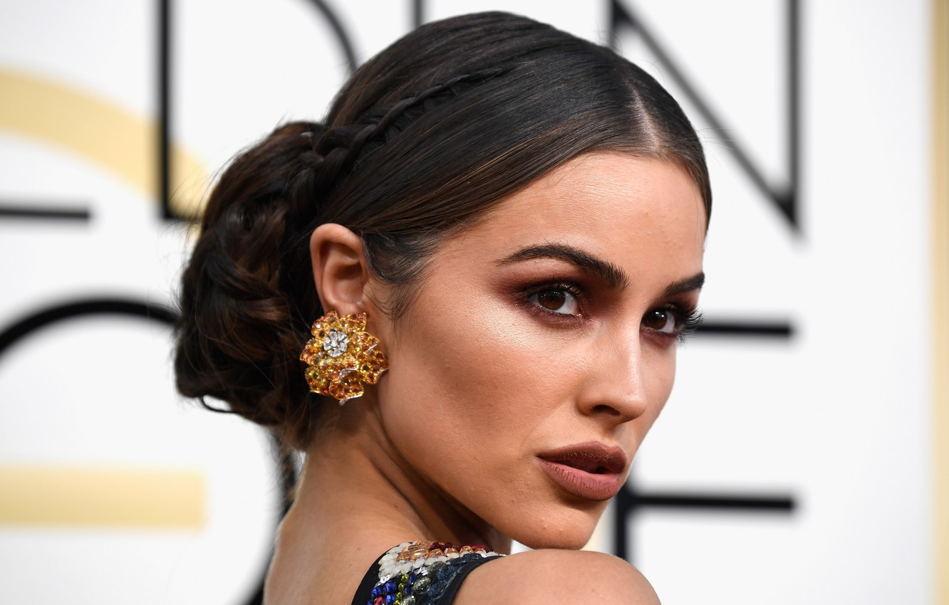 Olivia Culpo Portrait Wallpapers