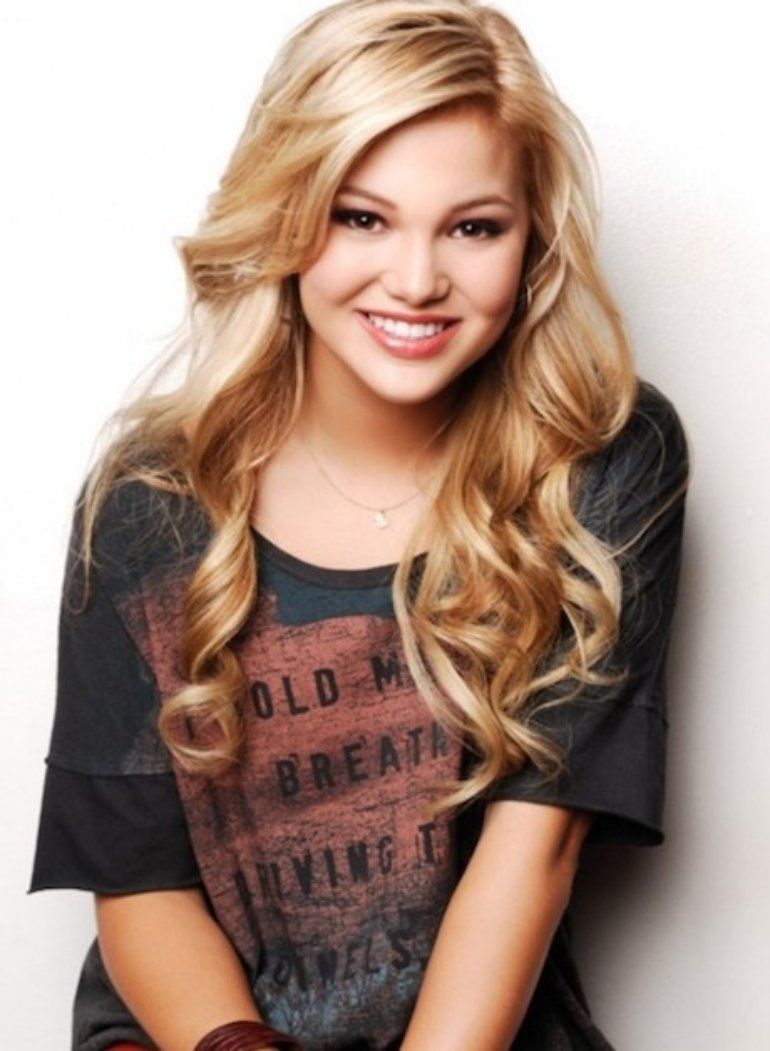 Olivia Holt 2018 Wallpapers