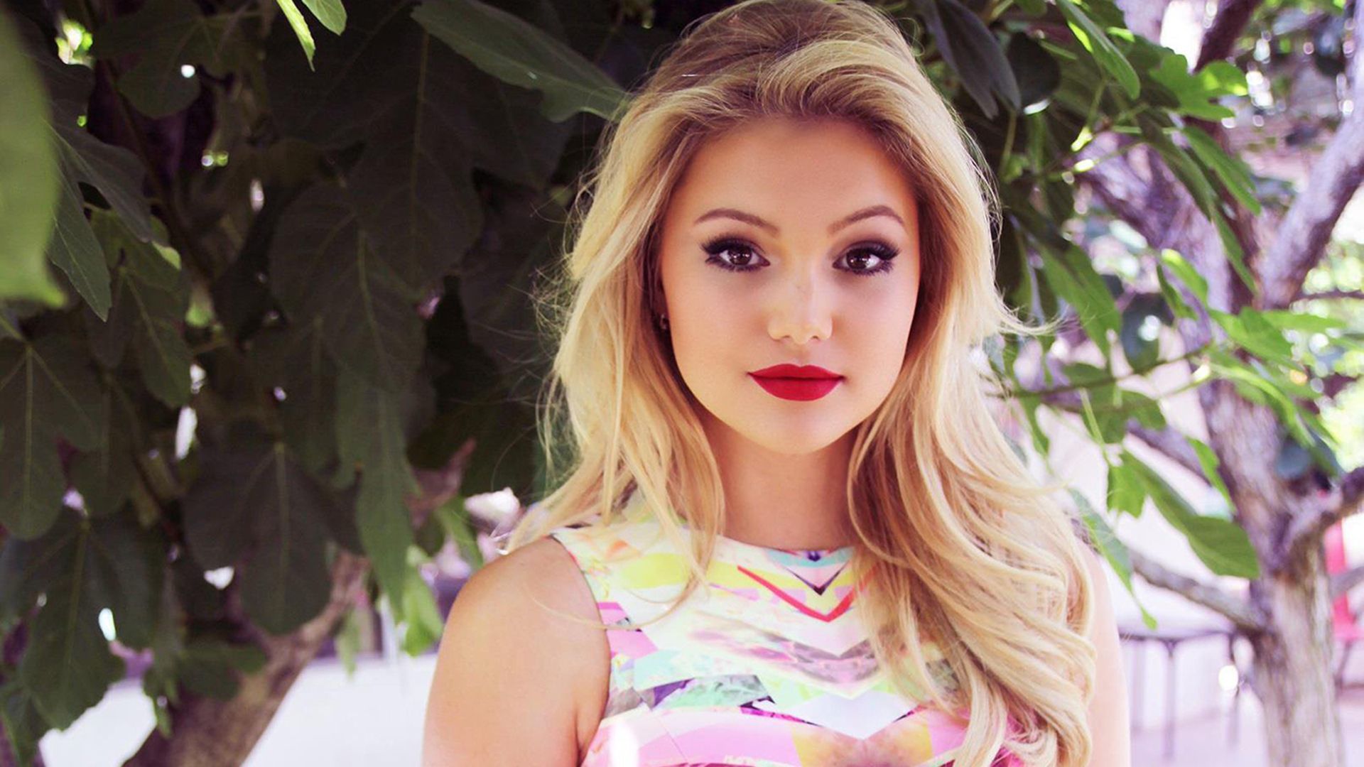 Olivia Holt 4K Wallpapers