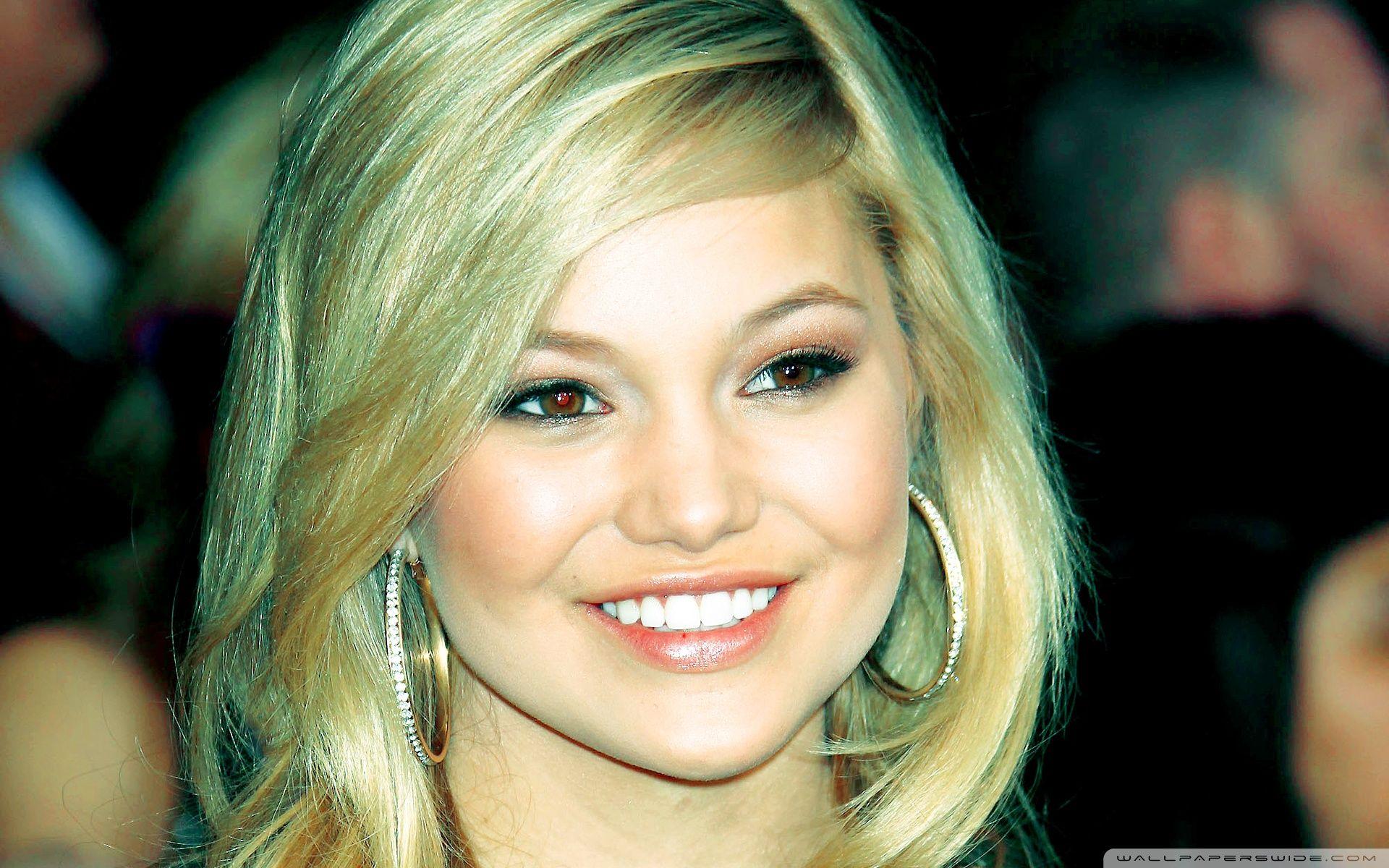 Olivia Holt Actress Portrait Wallpapers