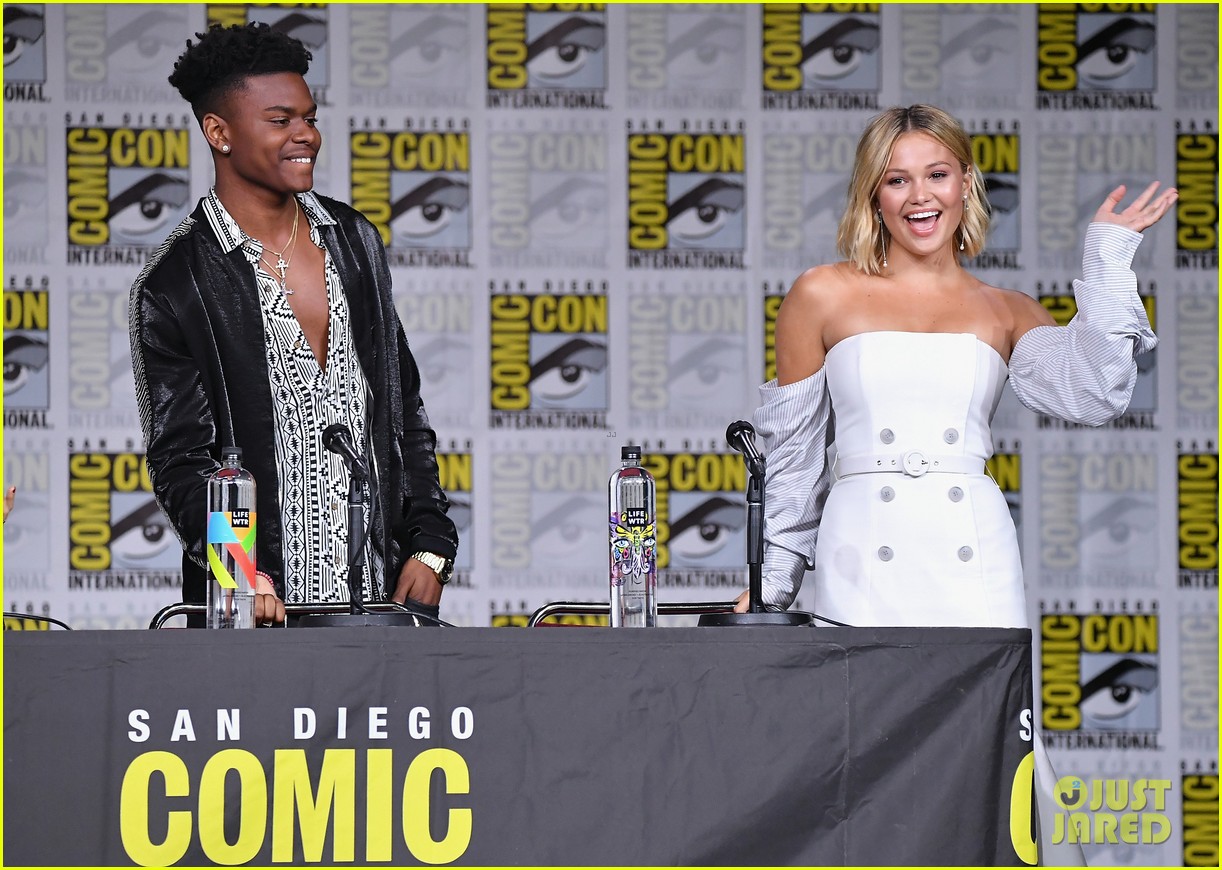 Olivia Holt Comic Con Wallpapers