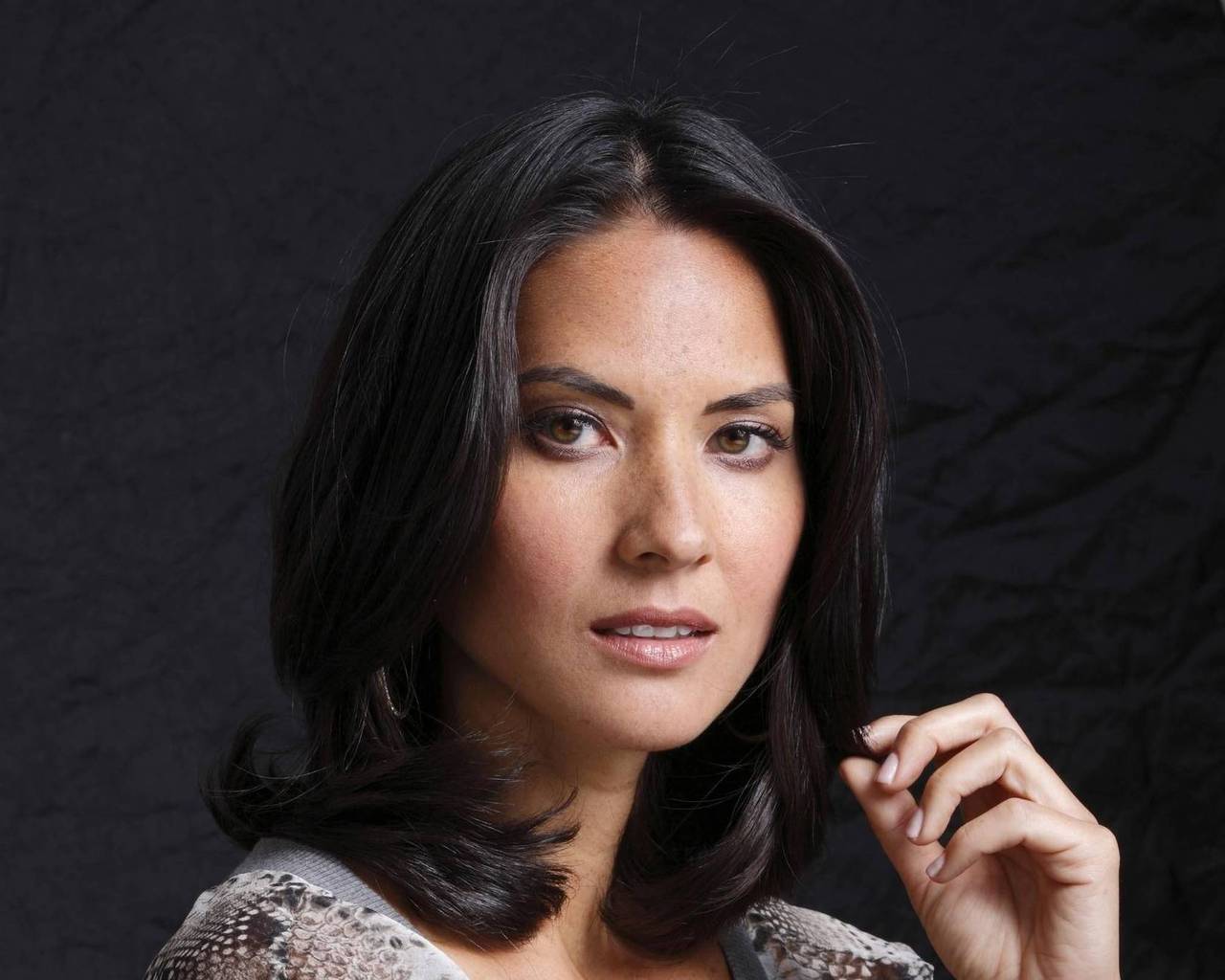 Olivia Munn Actress Wallpapers