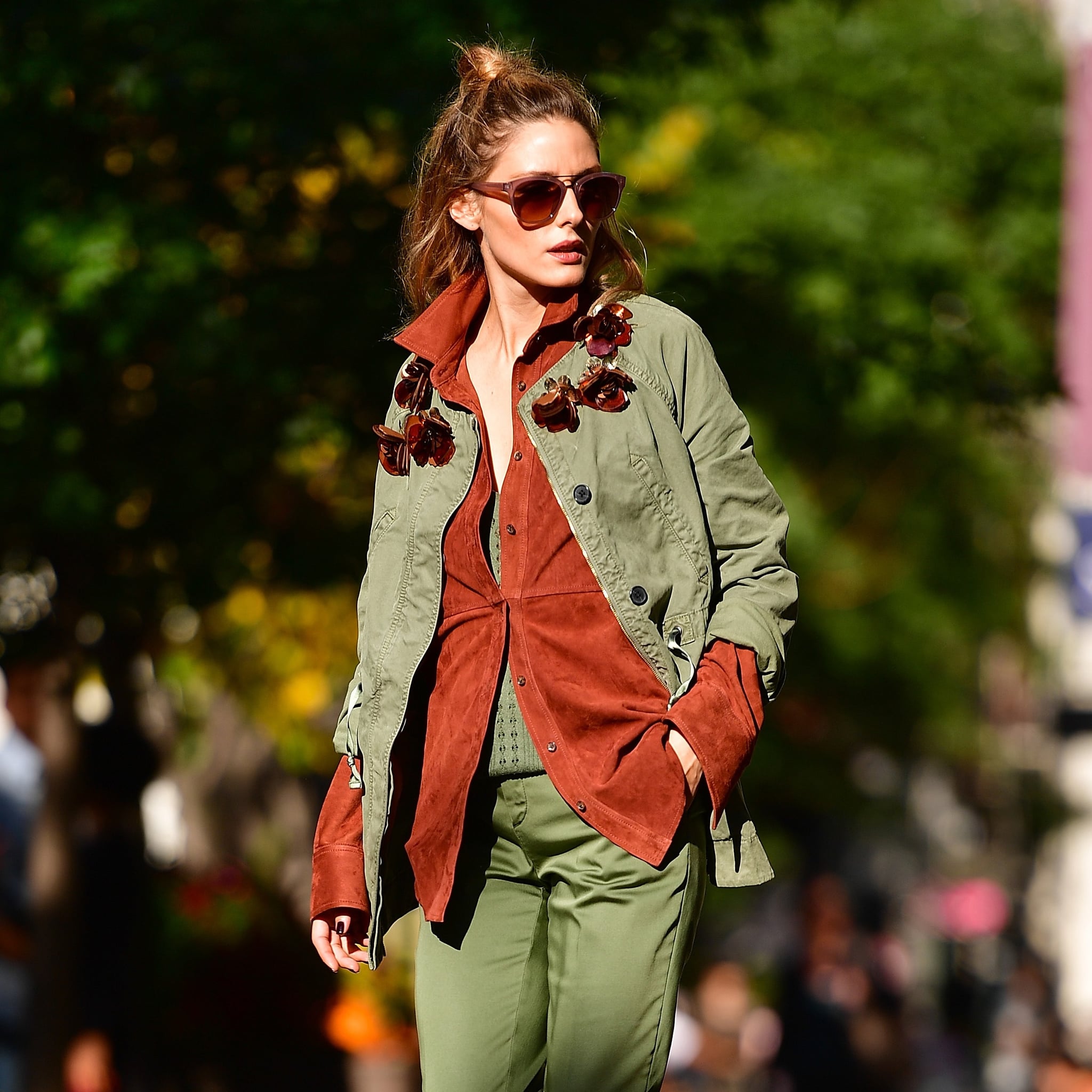 Olivia Palermo Cute In Red 2017 Wallpapers