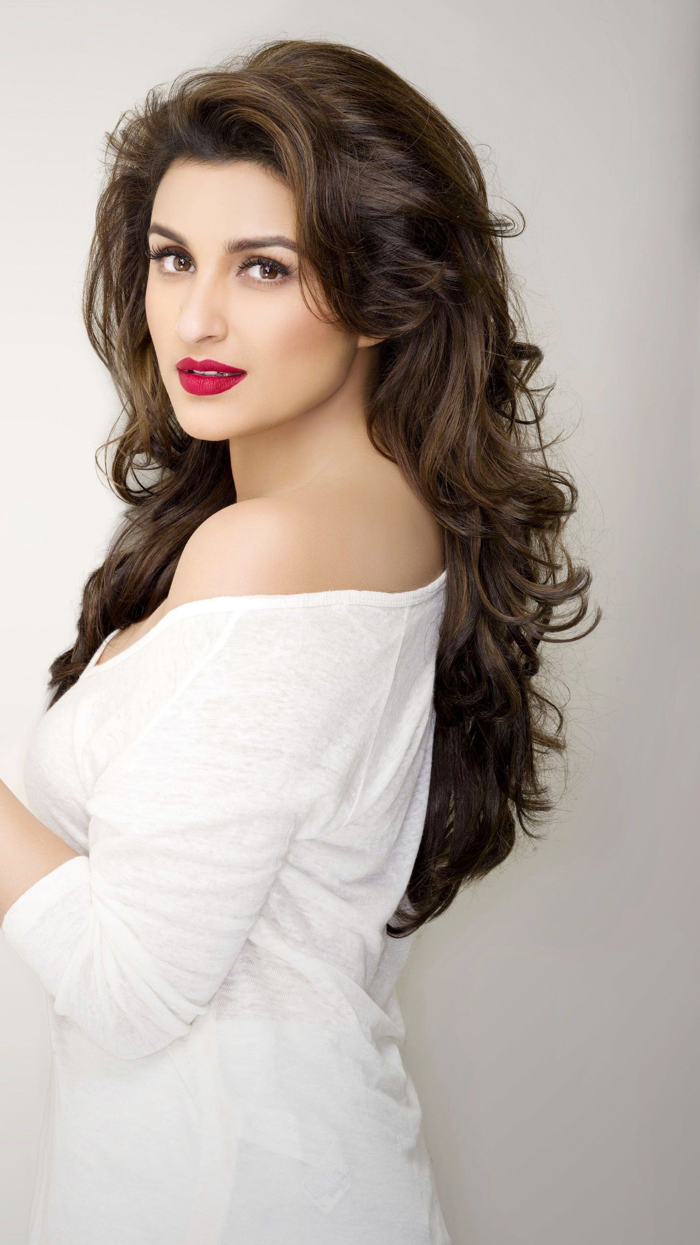 Parineeti Chopra Wallpapers