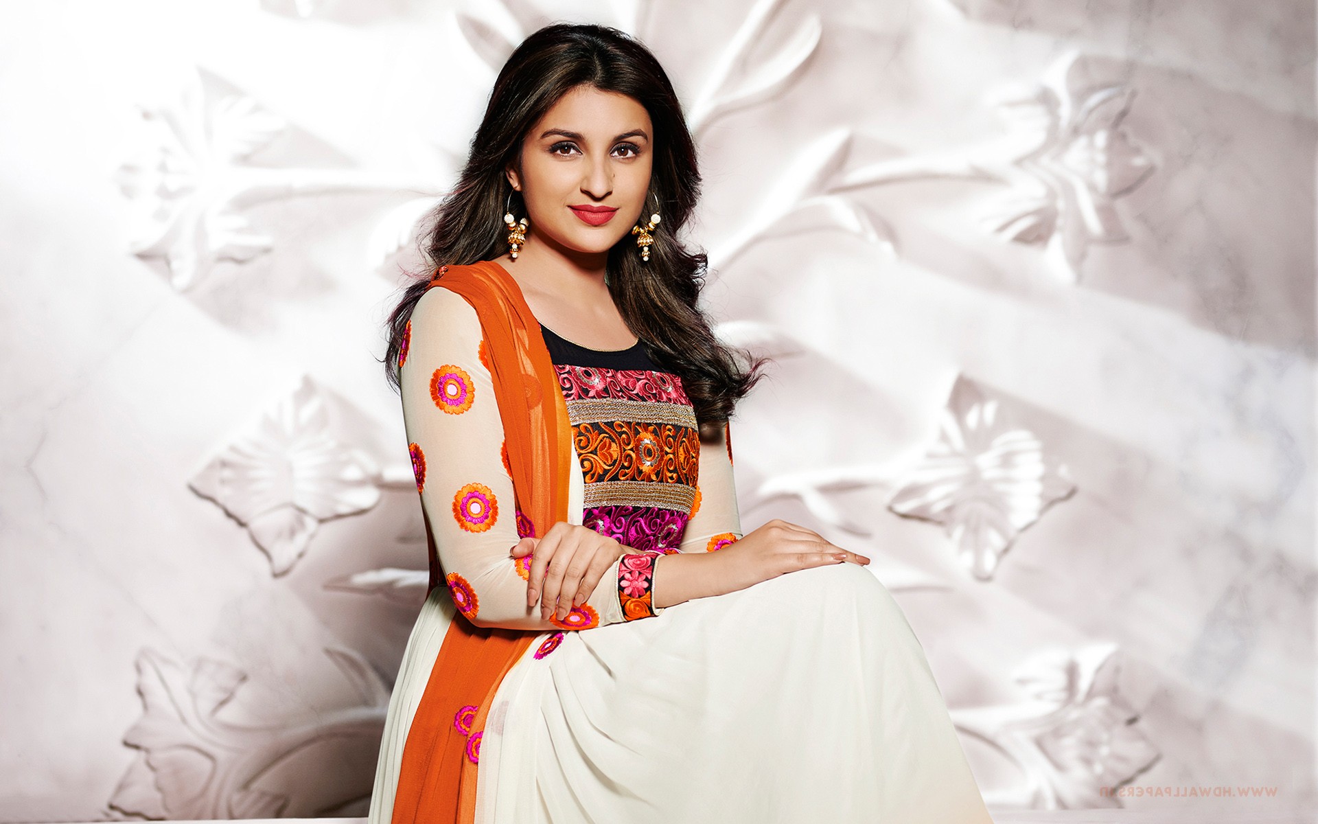 Parineeti Chopra Wallpapers