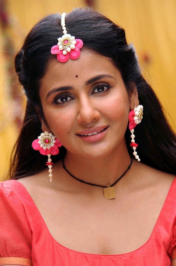 Parul Yadav Wallpapers