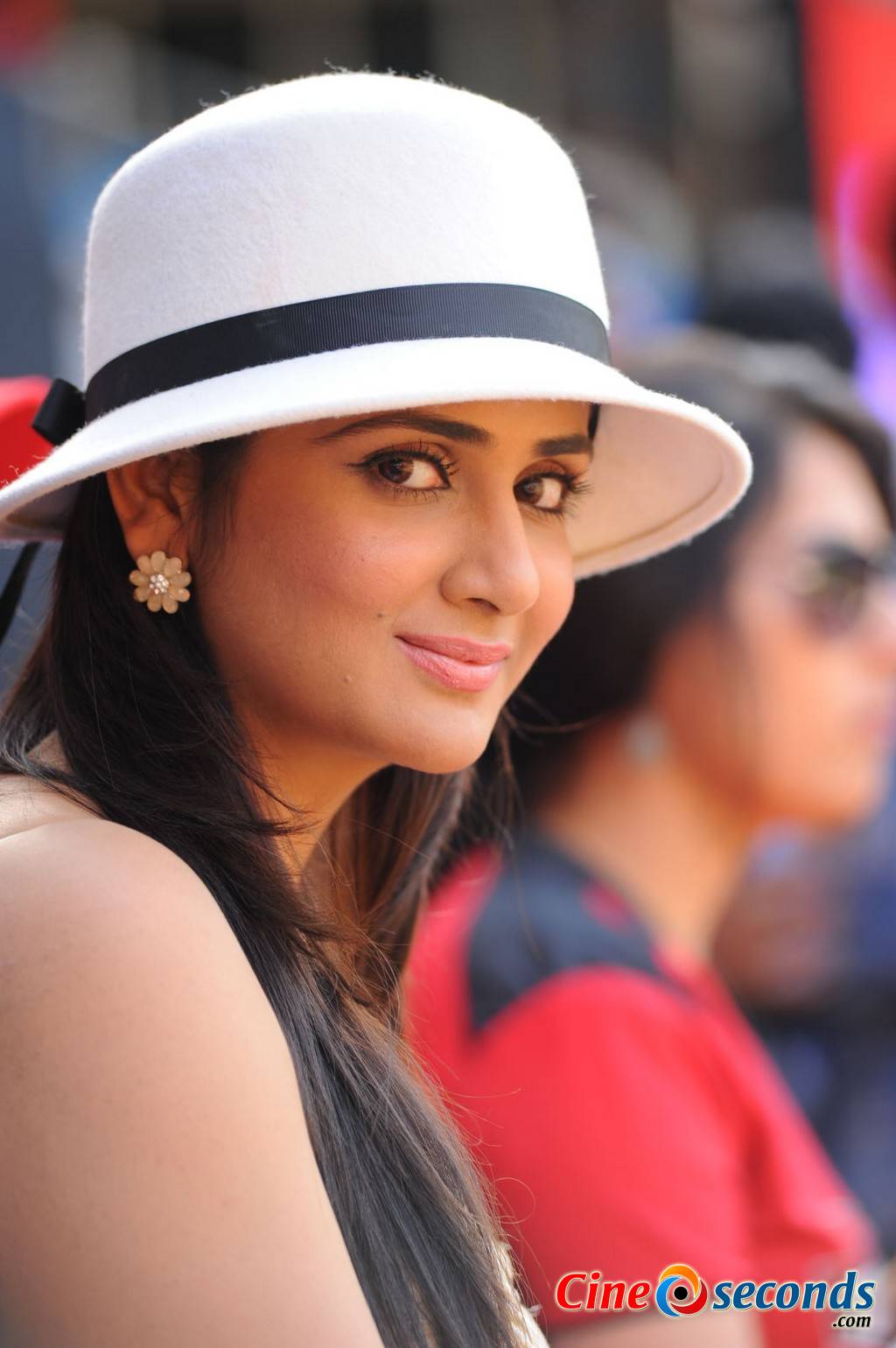 Parul Yadav Wallpapers