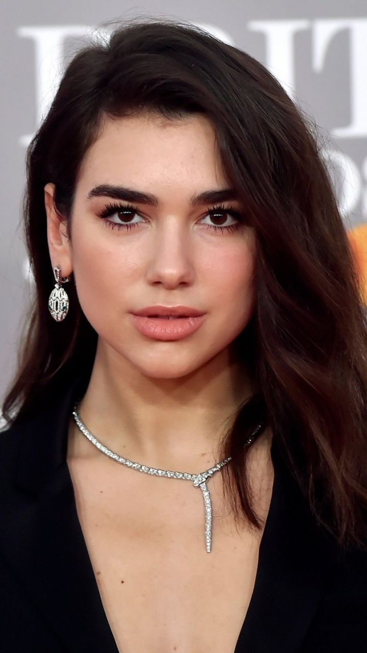 Pretty Dua Lipa Wallpapers