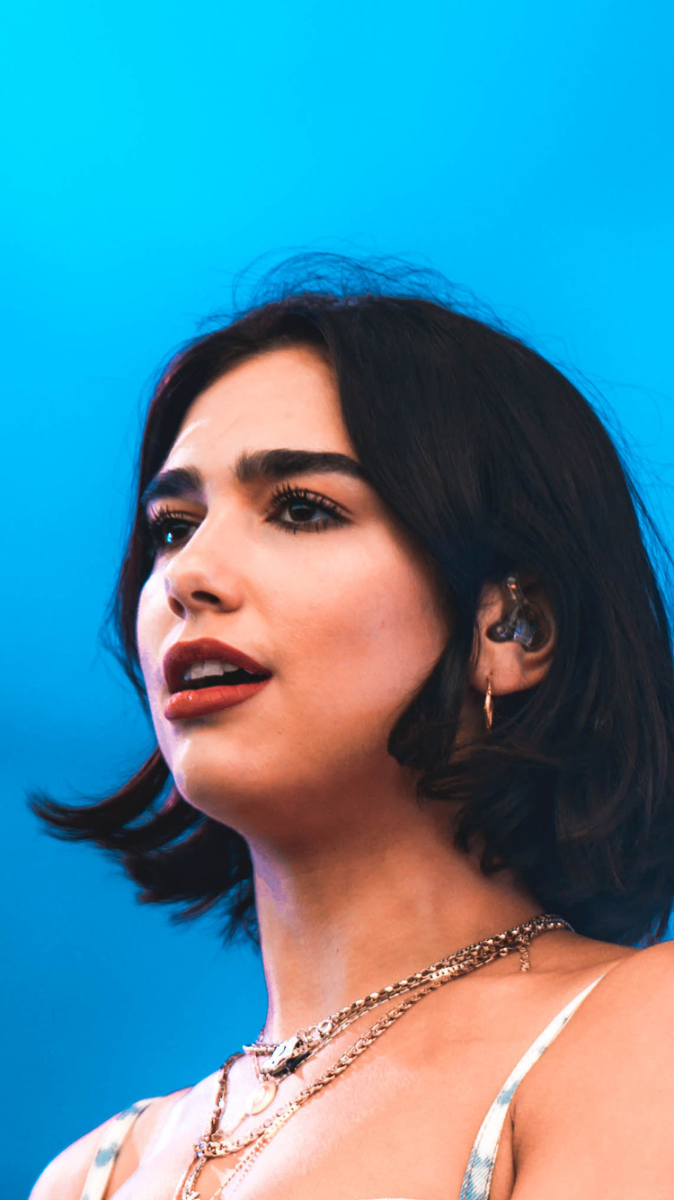 Pretty Dua Lipa Wallpapers