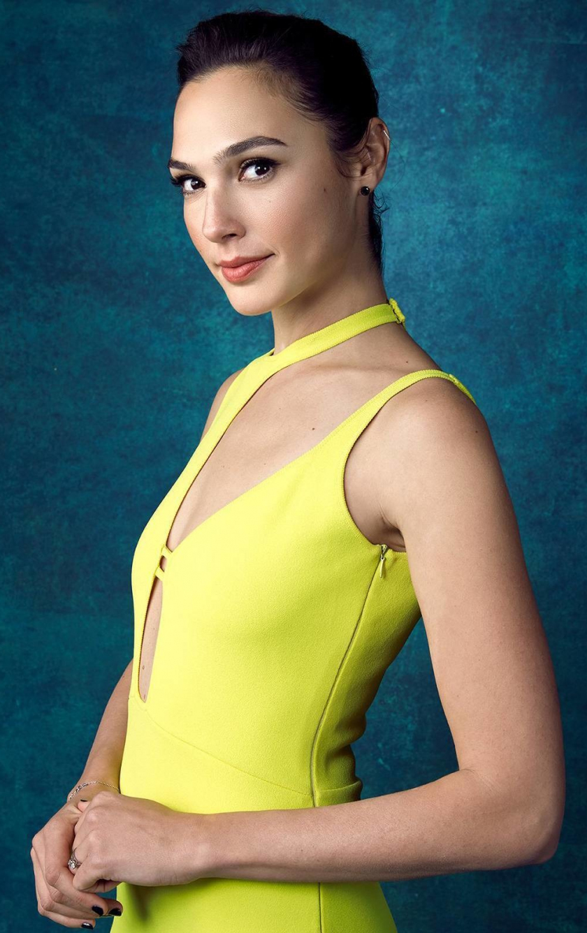 Pretty Gal Gadot For Glamor Magazine Wallpapers