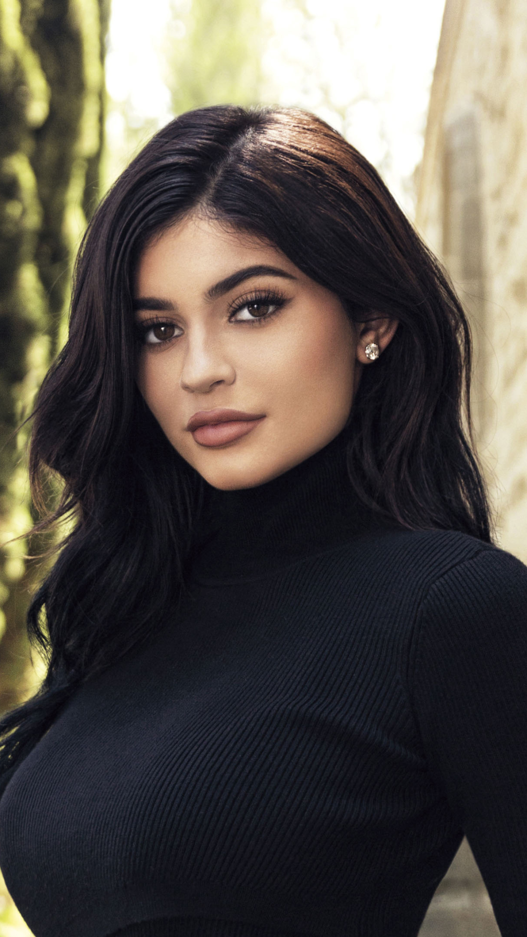 Pretty Kylie Jenner Monochrome Wallpapers