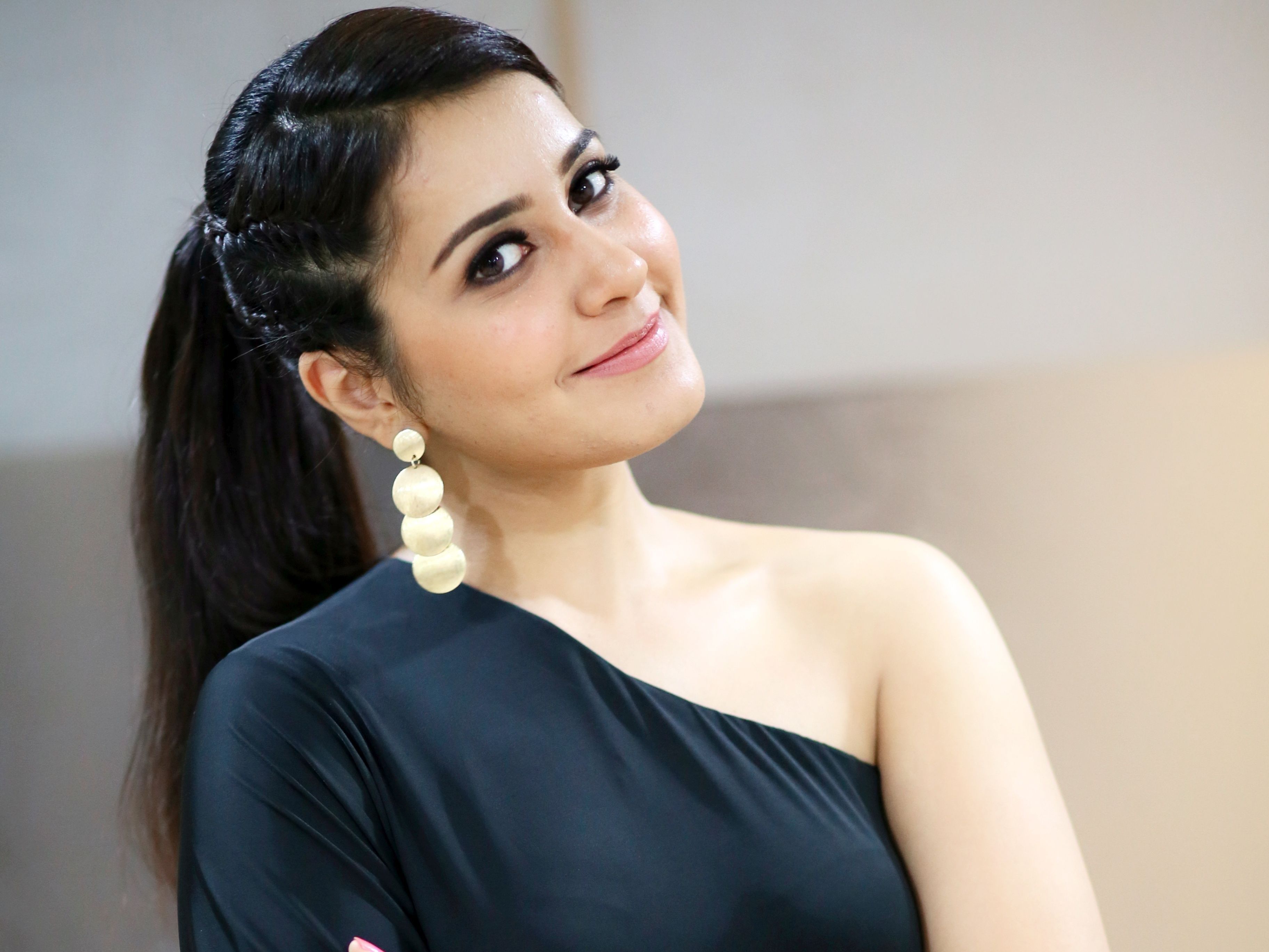 Rashi Khanna Wallpapers