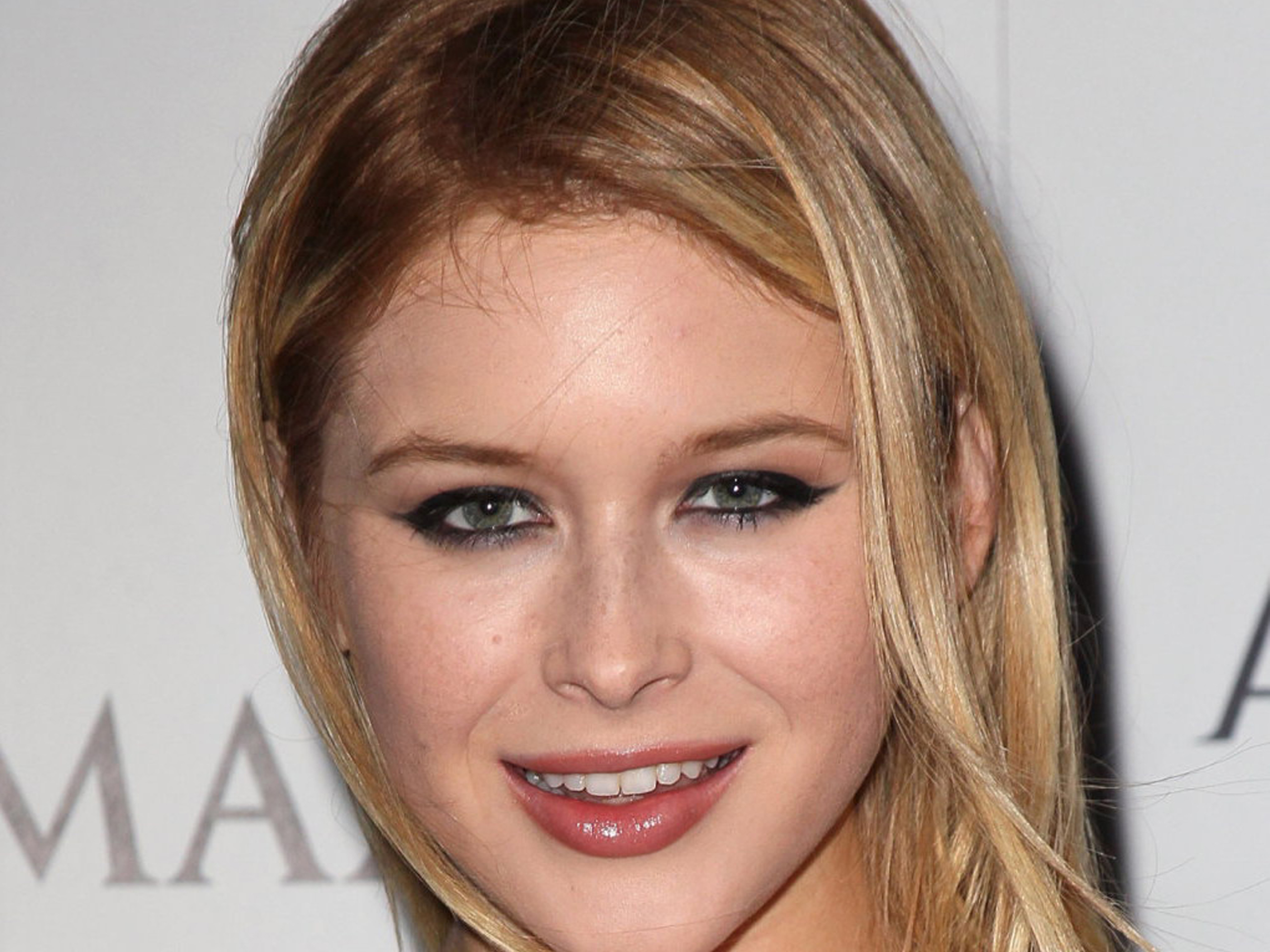 Renee Olstead Wallpapers