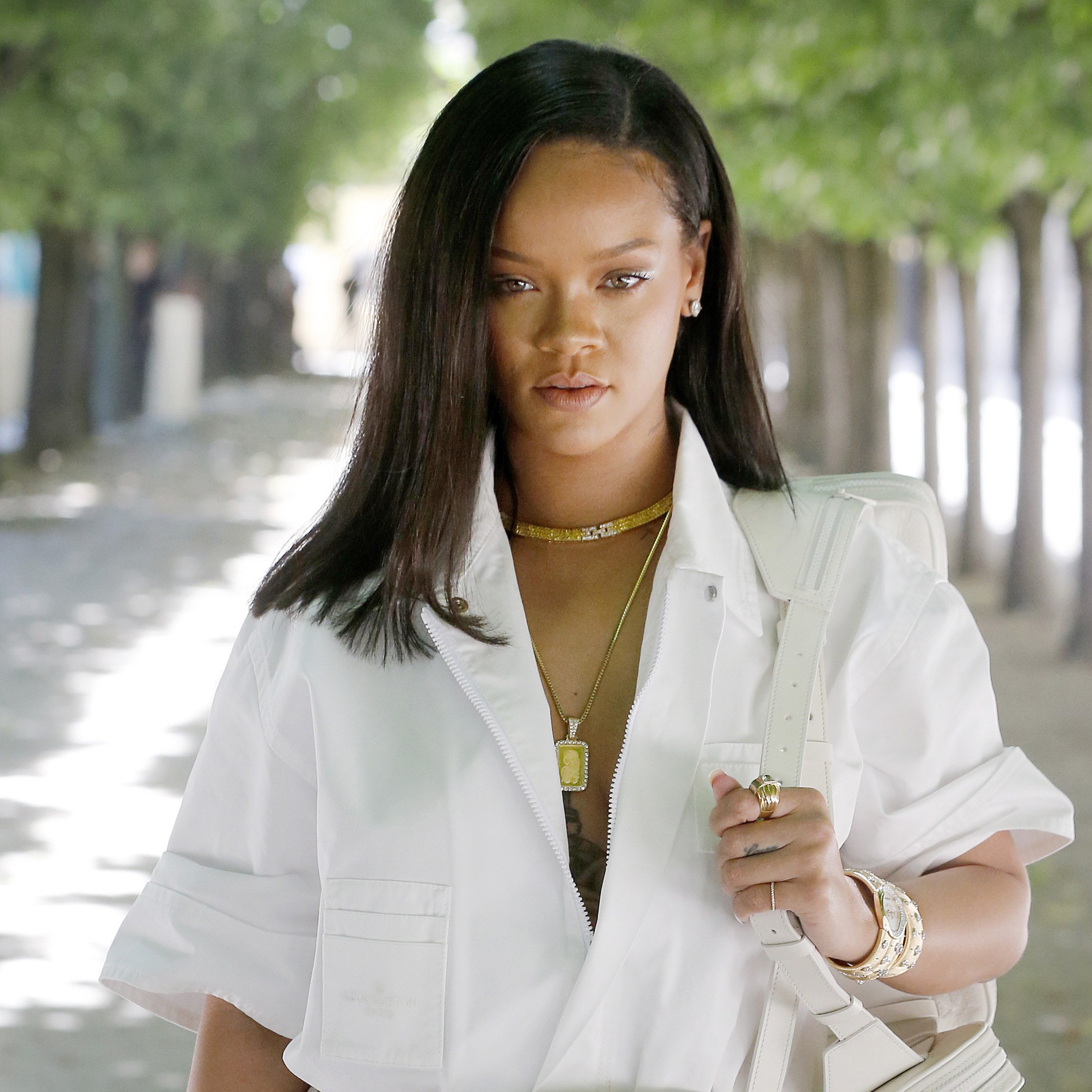 Rihanna In Short Haircut Wallpapers