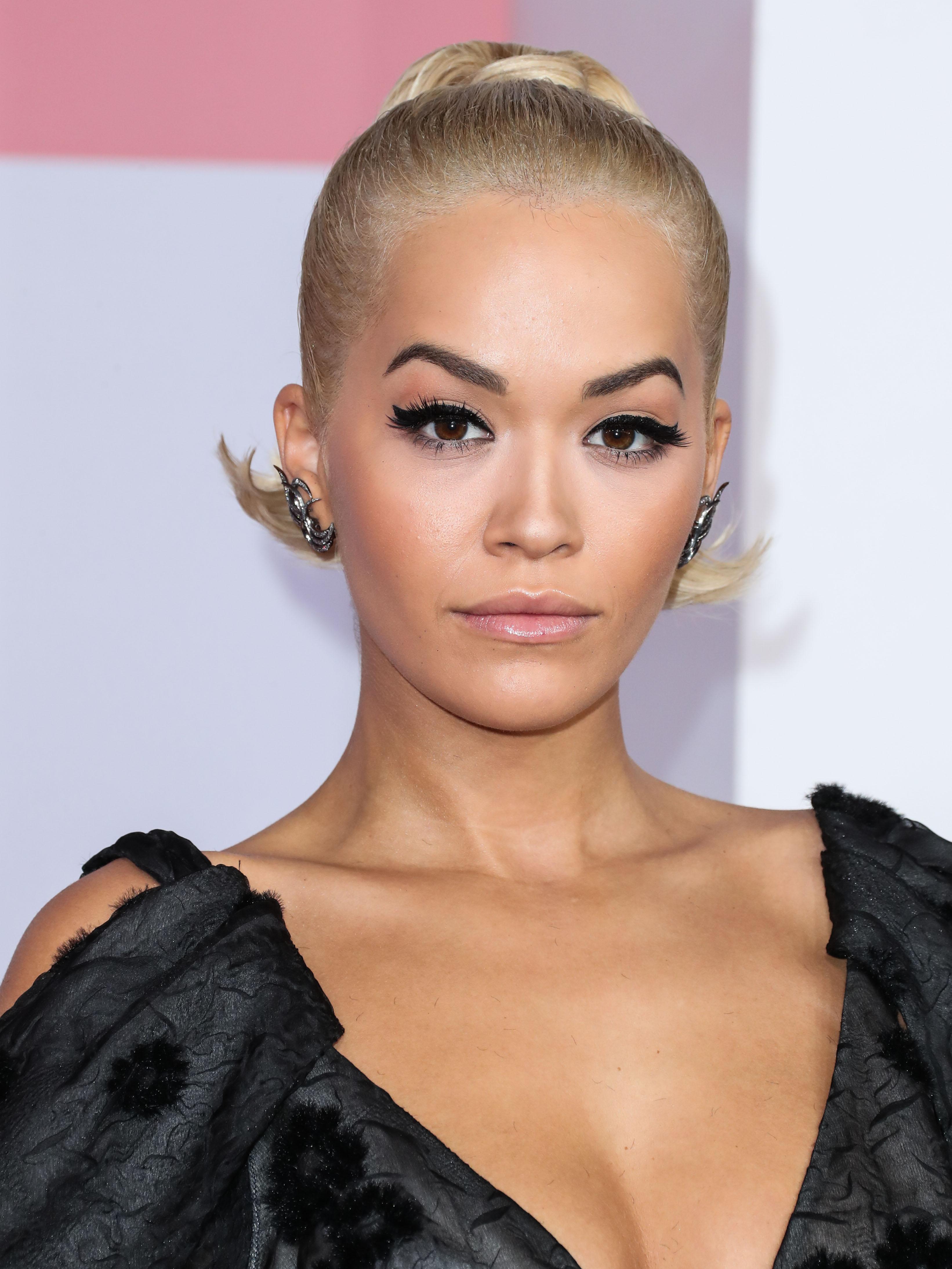 rita ora, singer, gloves Wallpapers