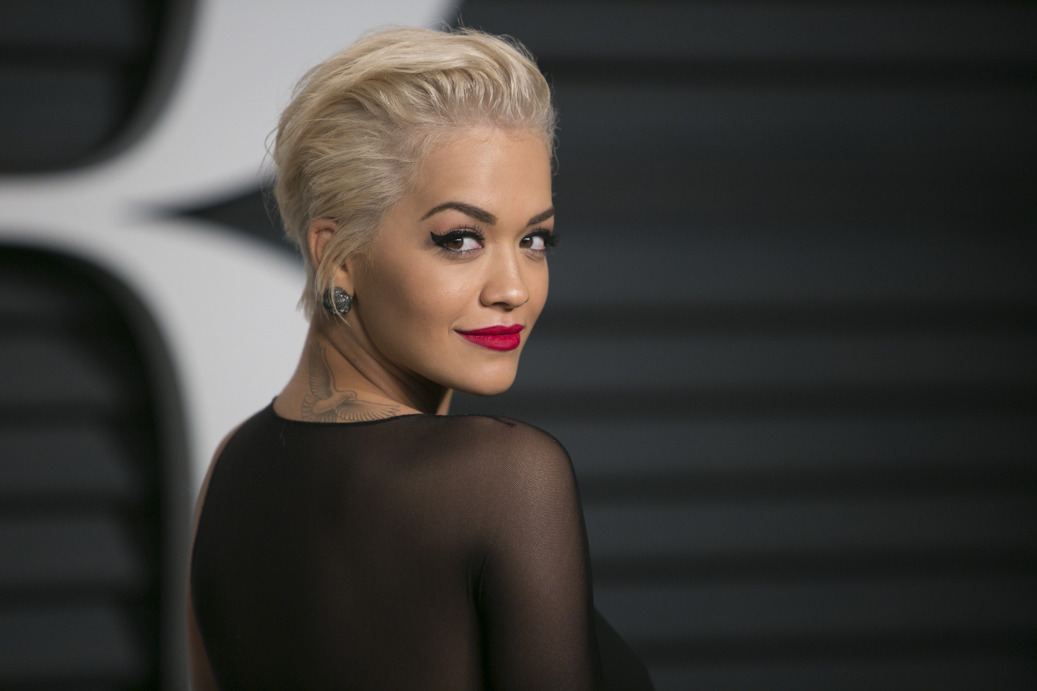 rita ora, singer, gloves Wallpapers