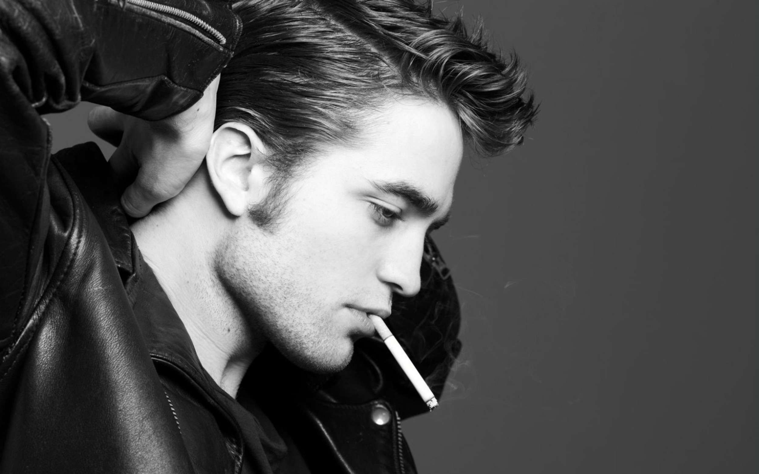 Robert Pattinson Wallpapers