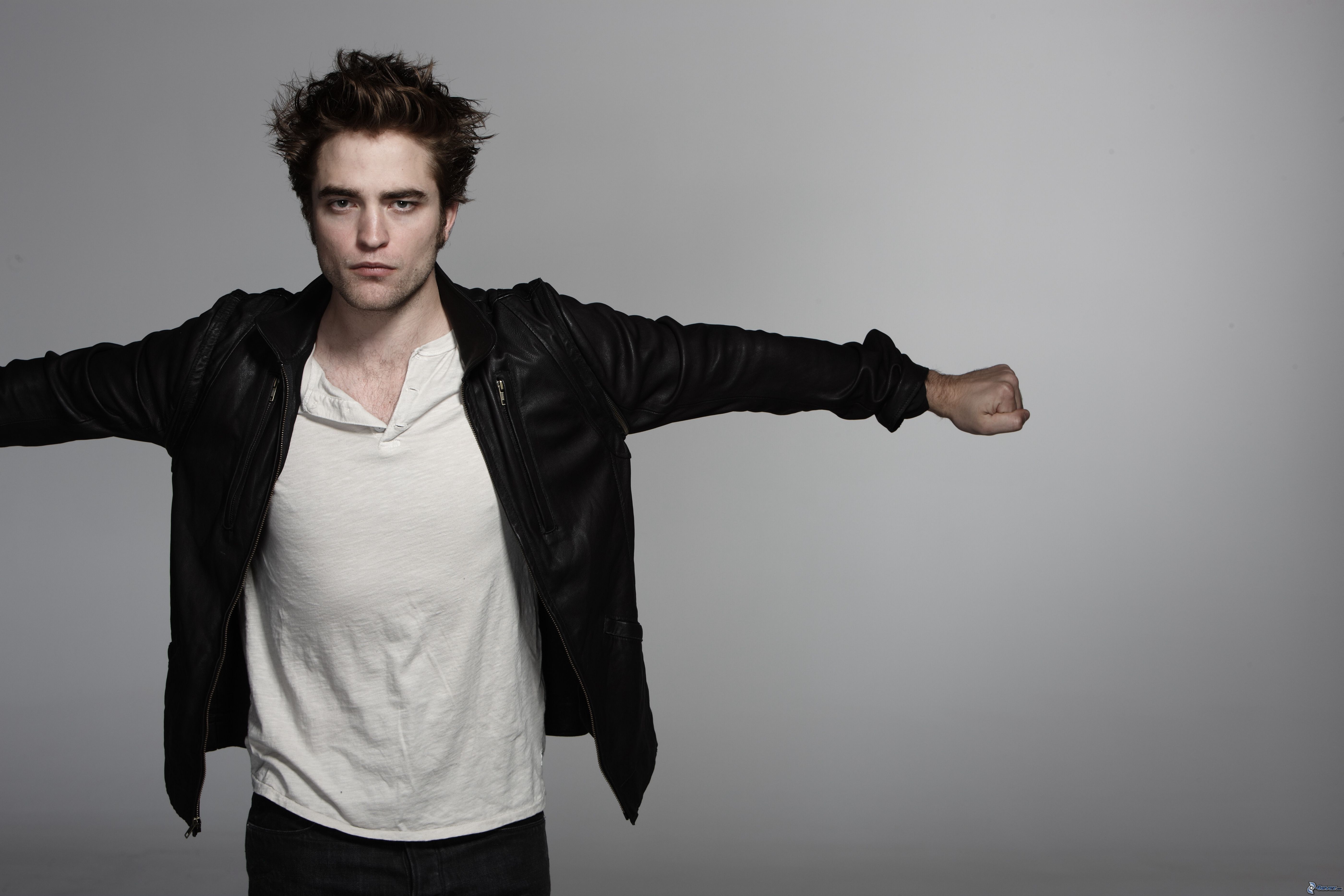 Robert Pattinson Wallpapers