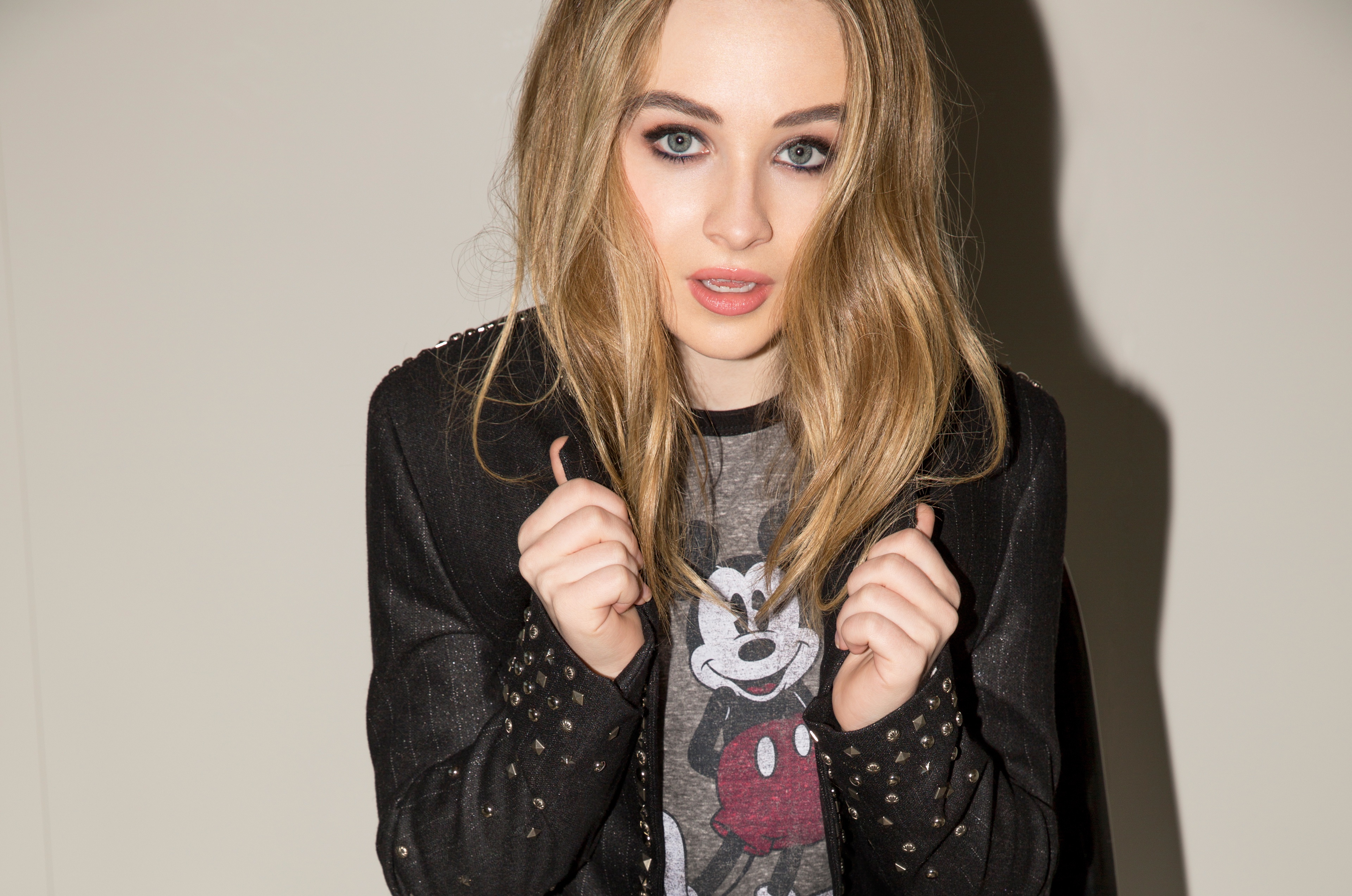 Sabrina Carpenter 4K Wallpapers