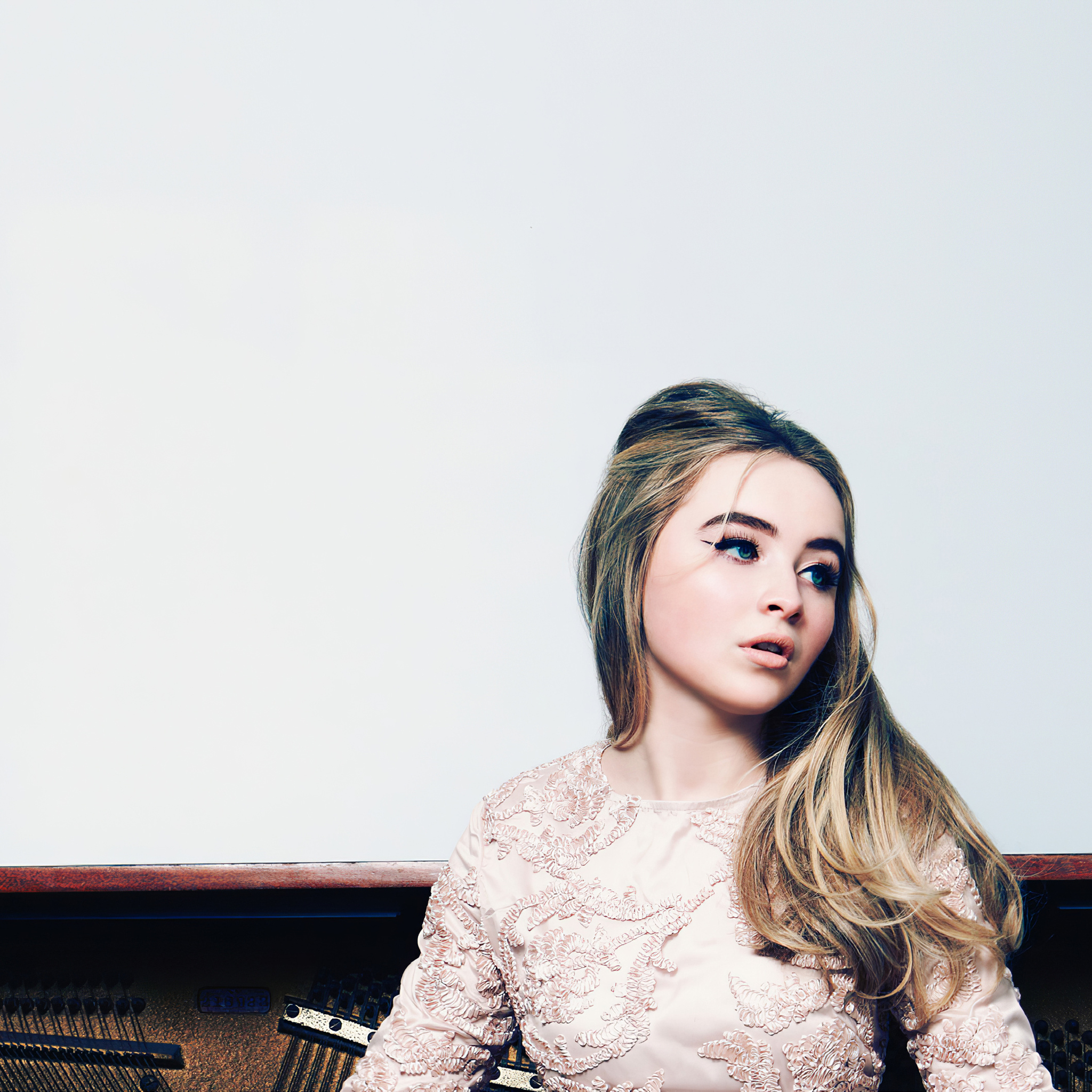 Sabrina Carpenter 4K Wallpapers