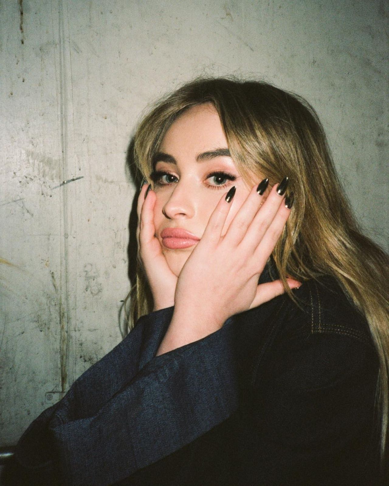 Sabrina Carpenter Cute Photoshoot Wallpapers