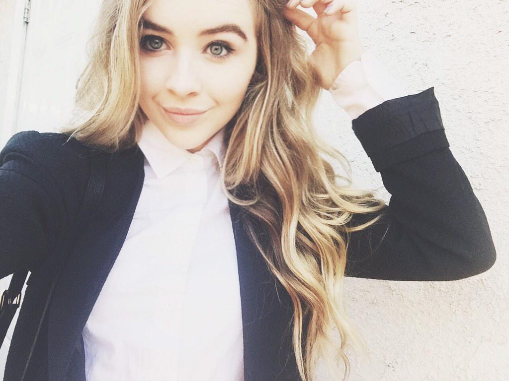 Sabrina Carpenter Cute Photoshoot Wallpapers