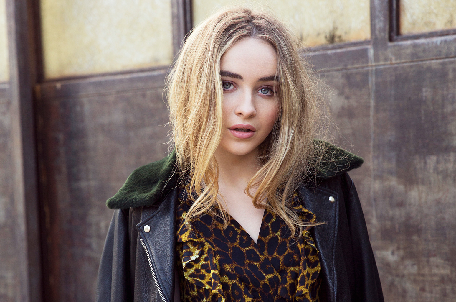 Sabrina Carpenter HD Wallpapers