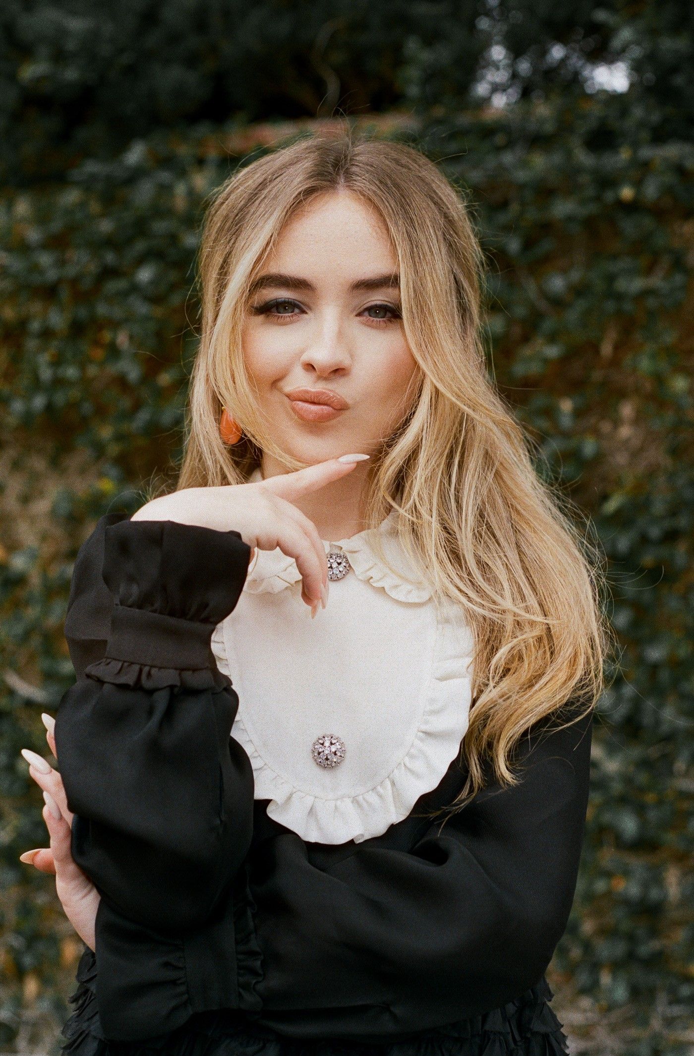 Sabrina Carpenter HD Actress 2021 Wallpapers