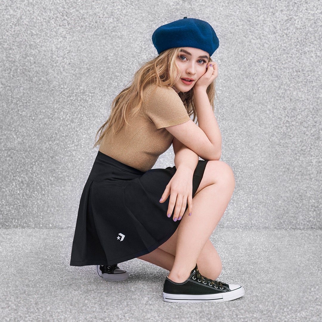 Sabrina Carpenter Nike Wallpapers