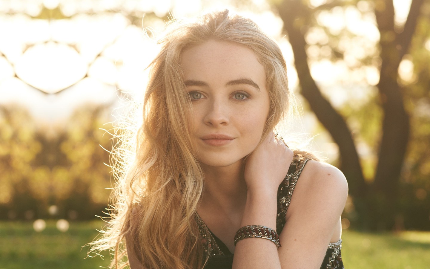 Sabrina Carpenter Nike Wallpapers