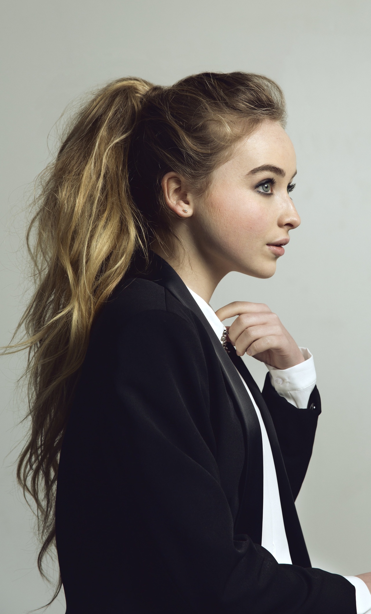 Sabrina Carpenter Singer Wallpapers