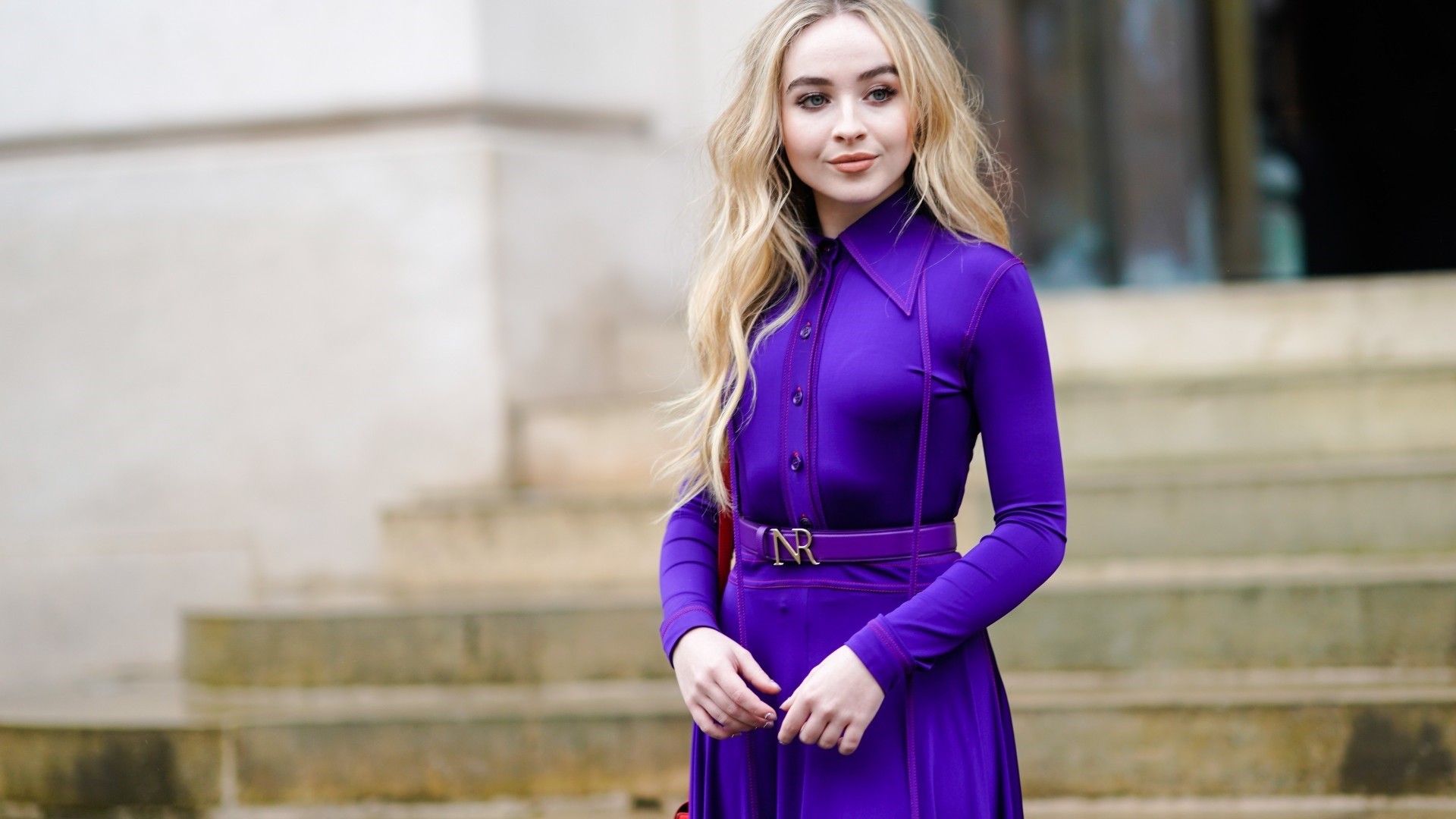 Sabrina Carpenter Singer Wallpapers