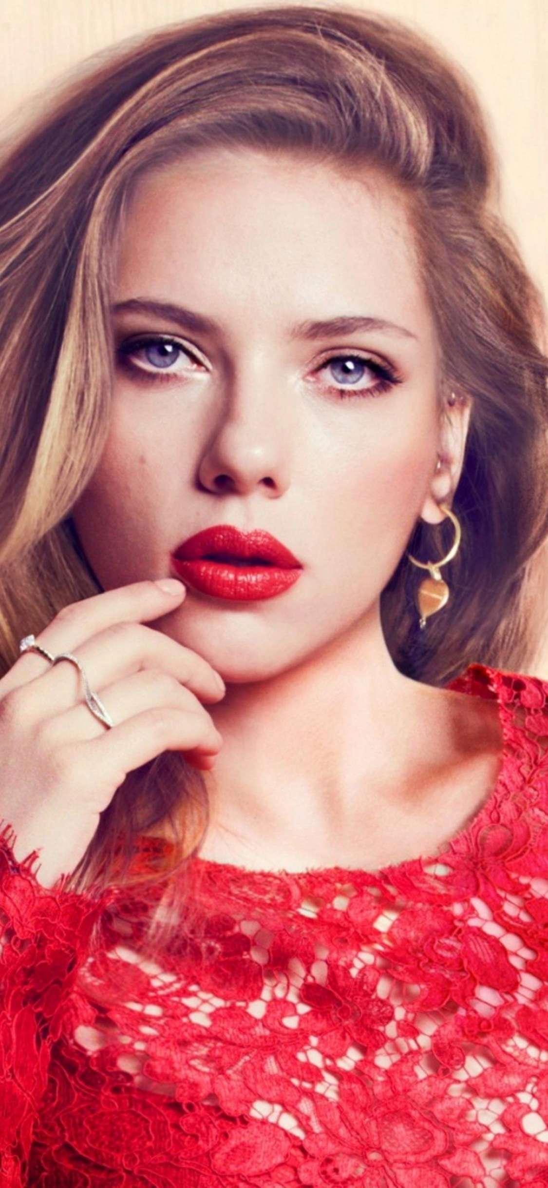 Scarlett Johansson In Red Wallpapers