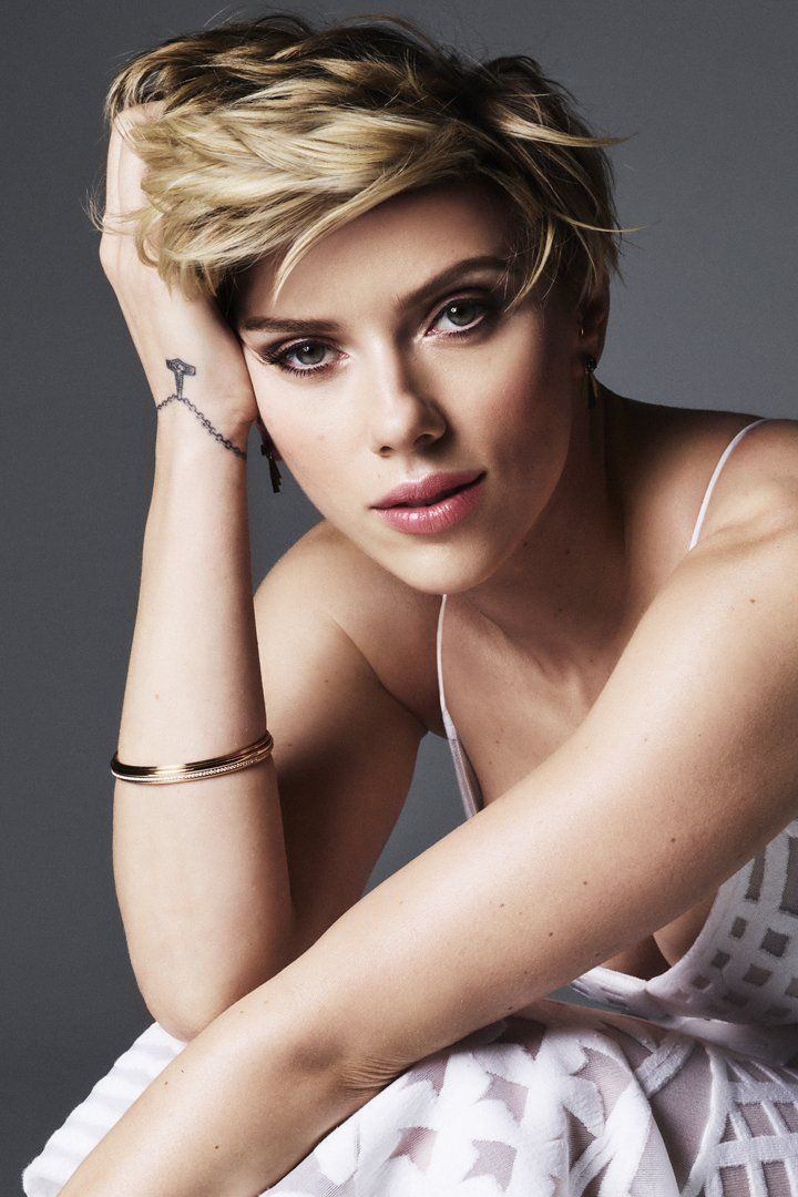 Scarlett Johansson in Short Hair Wallpapers