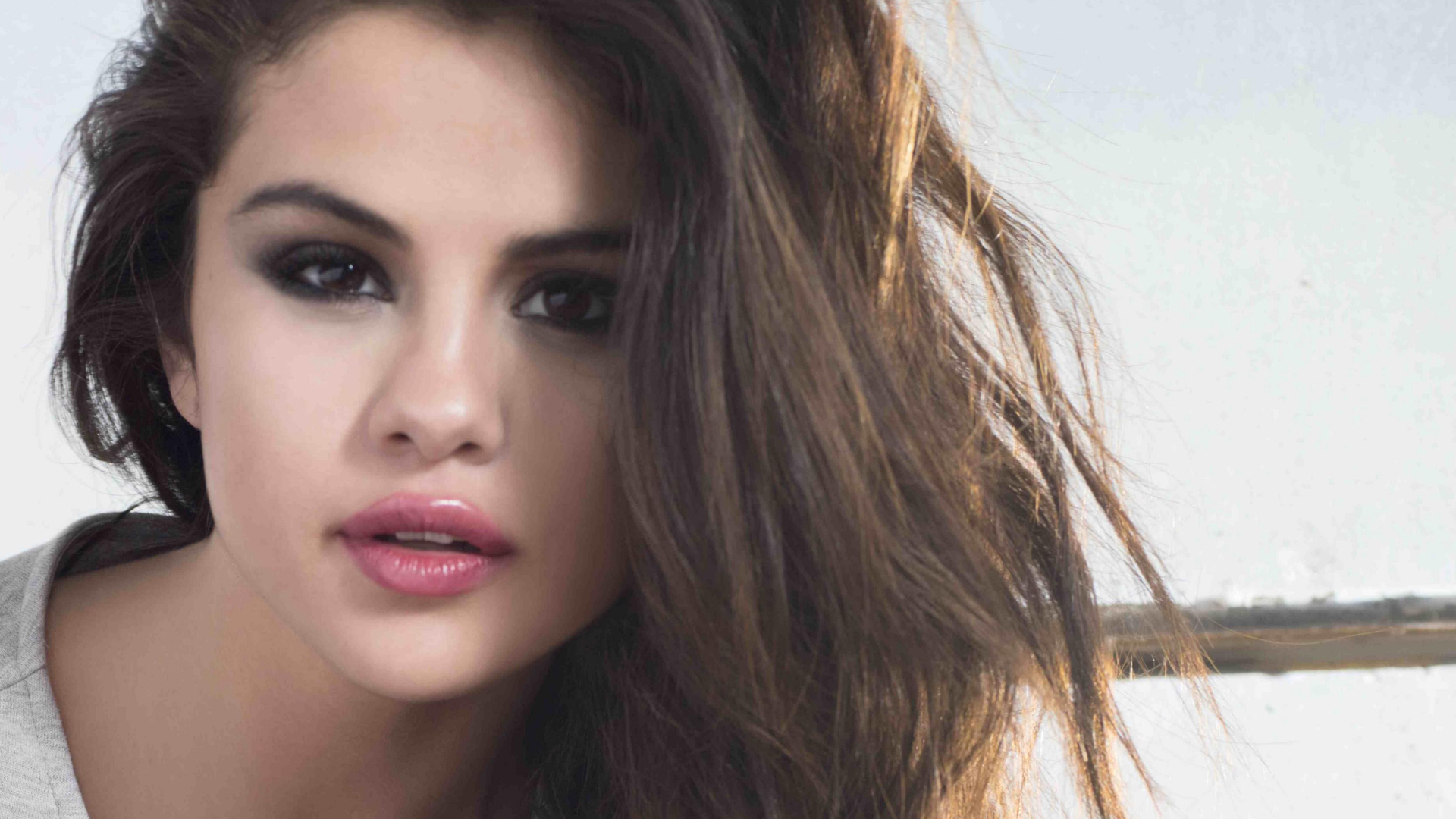 Selena Gomez Latest Wallpapers