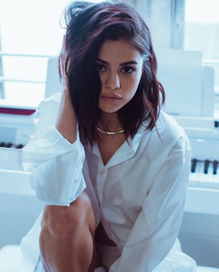 Selena Gomez Marie Claire 2017 Wallpapers